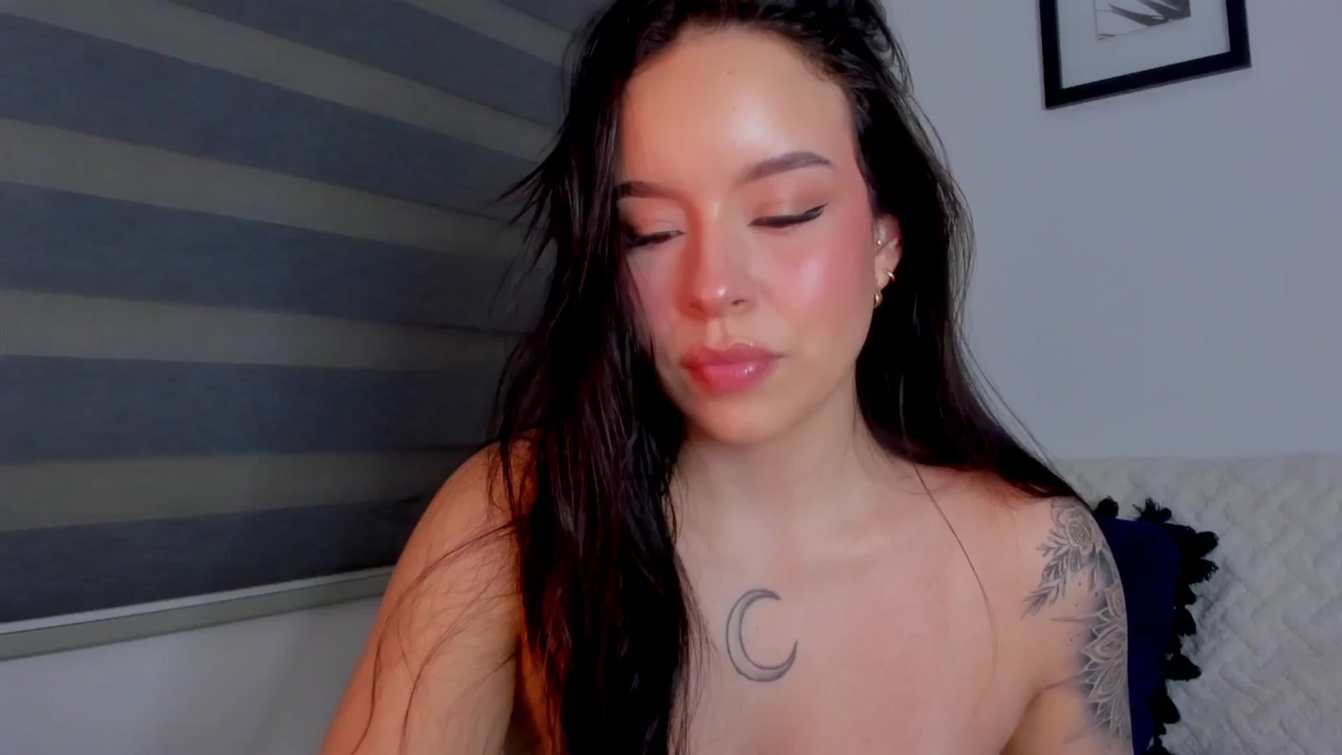 Gallery image thumbnail from Sexxygirl18x's myfreecams stream on, 06/22/2024, 24:03 image 14 of 20