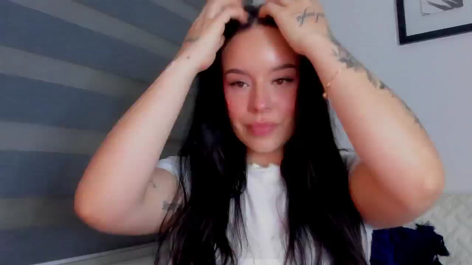 Gallery image thumbnail from Sexxygirl18x's myfreecams stream on, 06/22/2024, 02:28 image 13 of 20