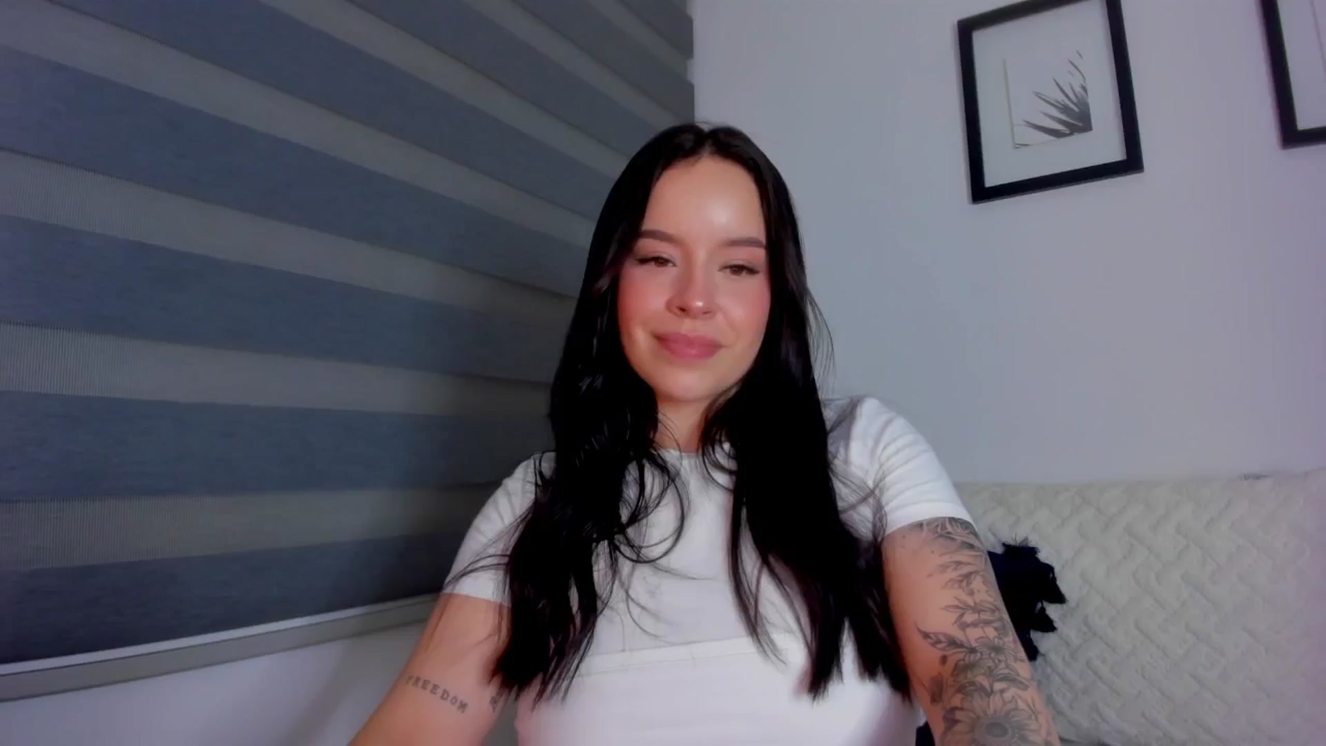 Gallery image thumbnail from Sexxygirl18x's myfreecams stream on, 06/22/2024, 02:28 image 19 of 20