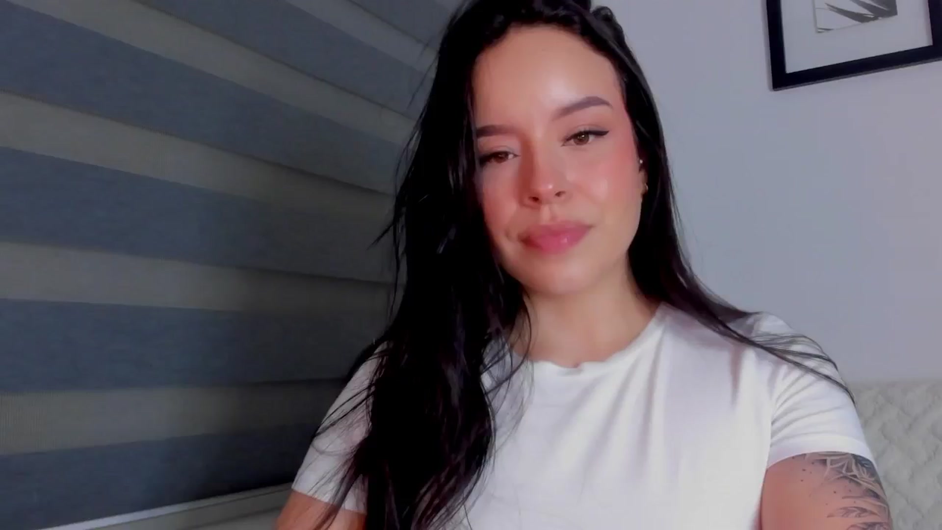 Gallery image thumbnail from Sexxygirl18x's myfreecams stream on, 06/22/2024, 02:28 image 11 of 20