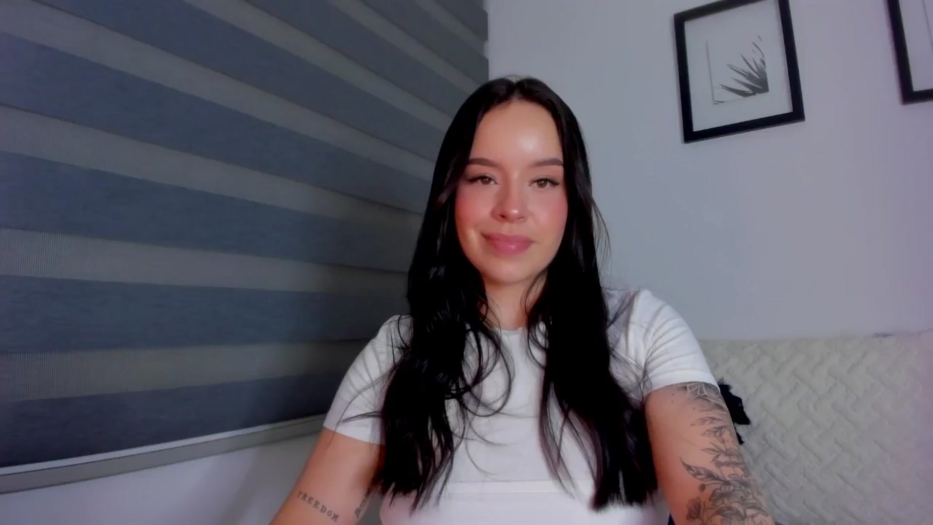 Gallery image thumbnail from Sexxygirl18x's myfreecams stream on, 06/22/2024, 02:28 image 20 of 20