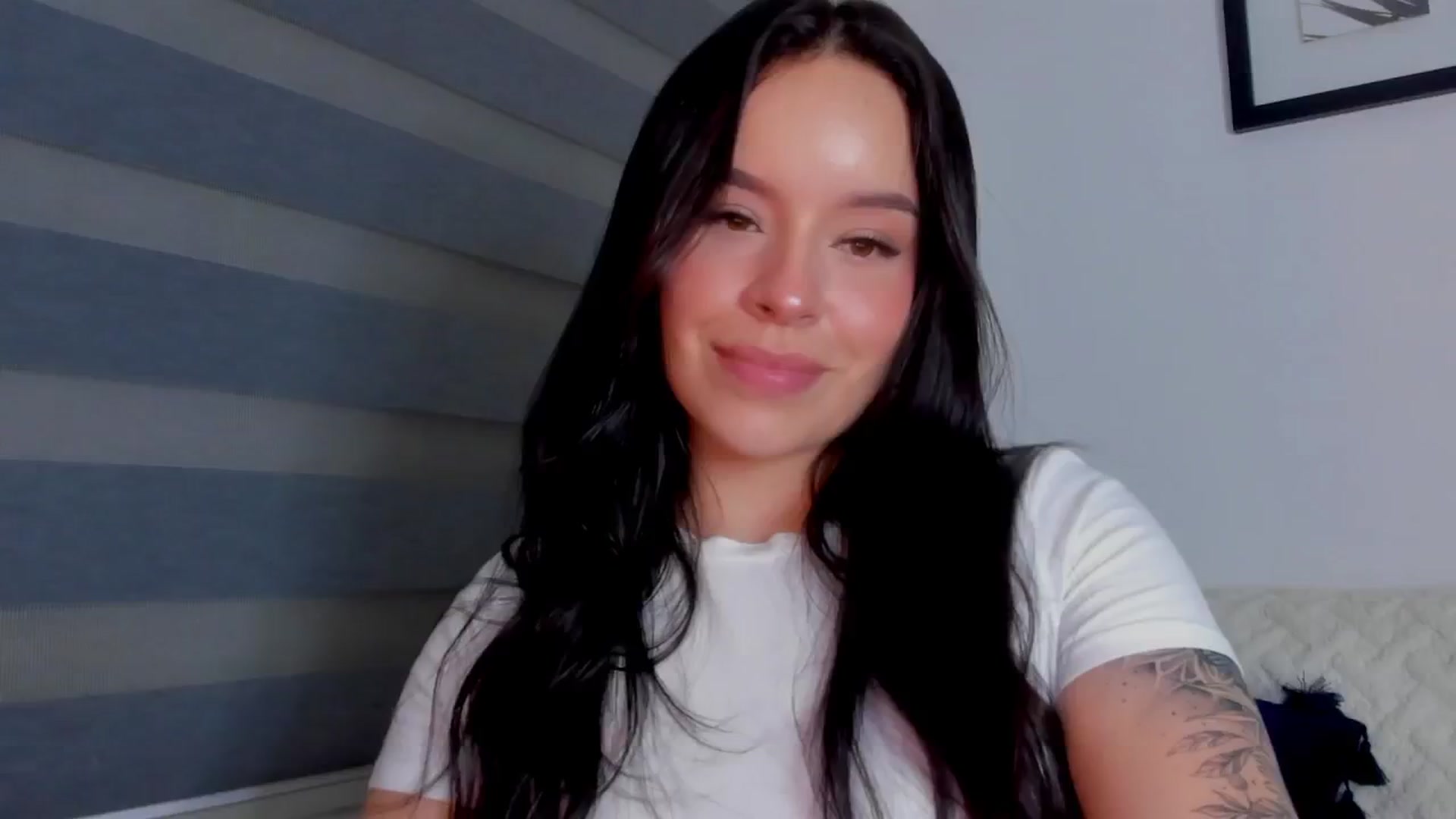 Gallery image thumbnail from Sexxygirl18x's myfreecams stream on, 06/22/2024, 02:28 image 14 of 20