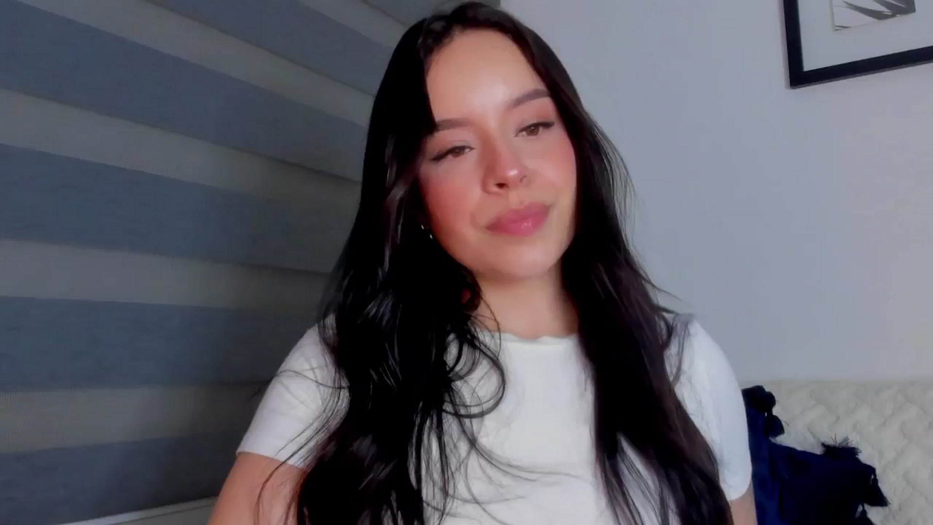 Gallery image thumbnail from Sexxygirl18x's myfreecams stream on, 06/22/2024, 02:28 image 15 of 20