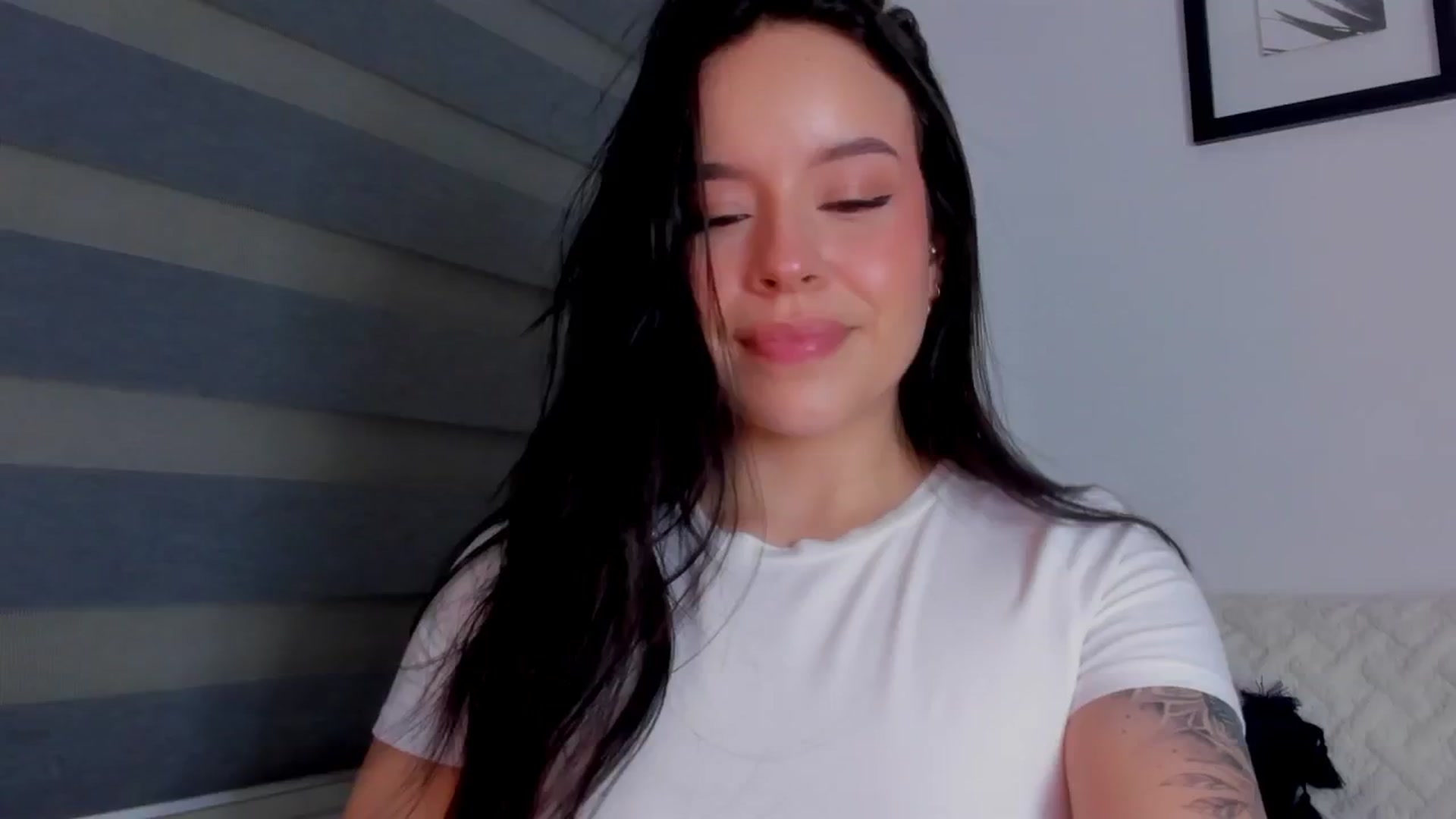 Gallery image thumbnail from Sexxygirl18x's myfreecams stream on, 06/22/2024, 02:28 image 9 of 20
