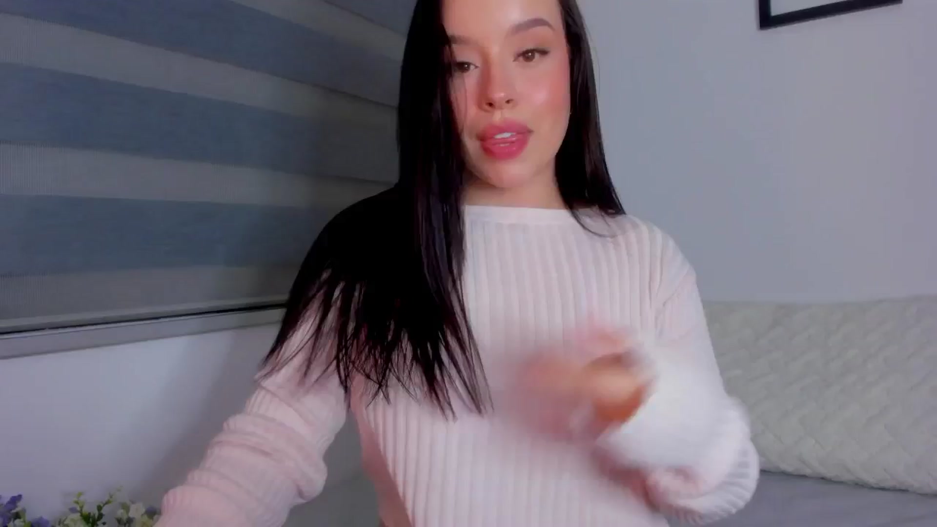 Gallery image thumbnail from Sexxygirl18x's myfreecams stream on, 06/24/2024, 01:02 image 13 of 20