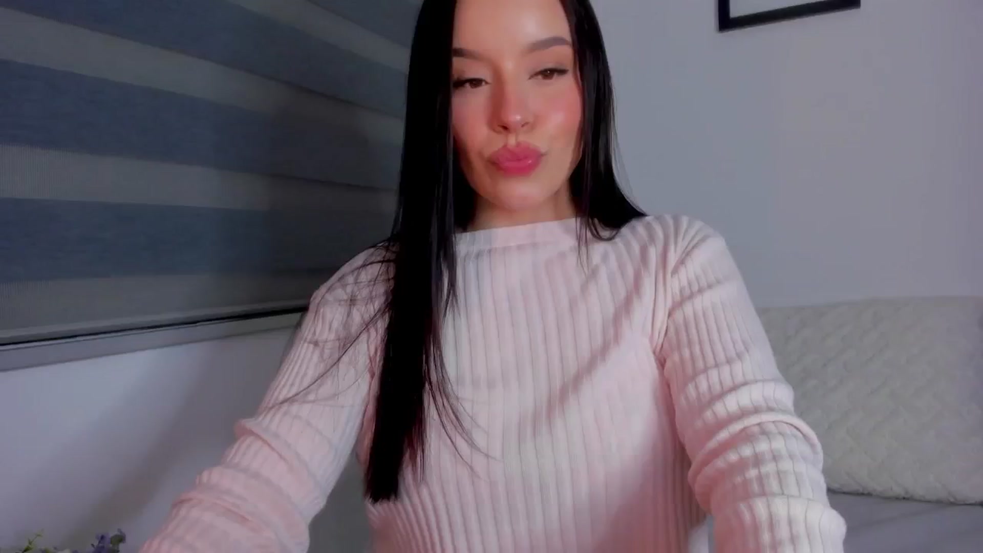 Gallery image thumbnail from Sexxygirl18x's myfreecams stream on, 06/24/2024, 01:02 image 8 of 20