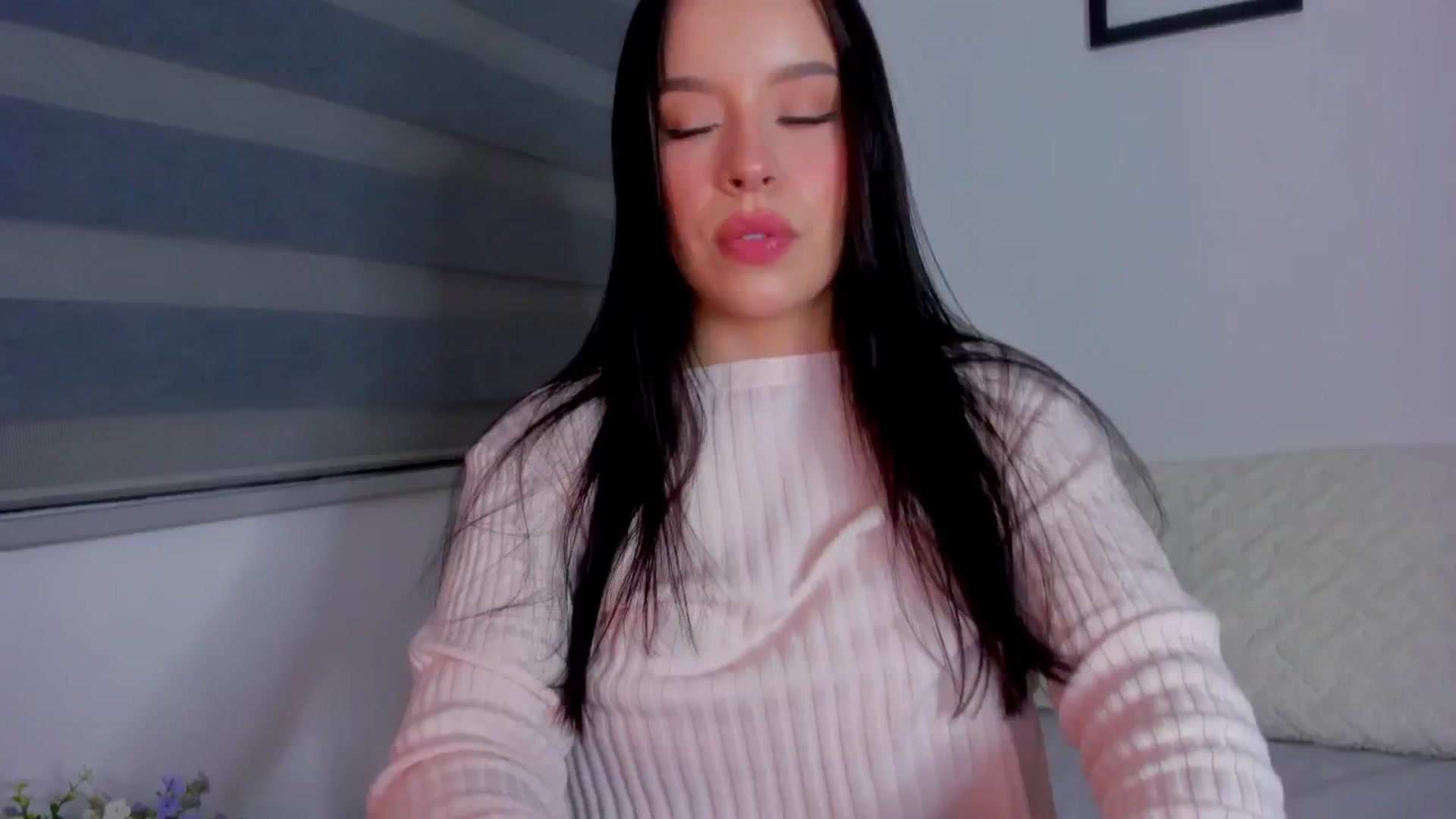 Gallery image thumbnail from Sexxygirl18x's myfreecams stream on, 06/24/2024, 01:02 image 5 of 20