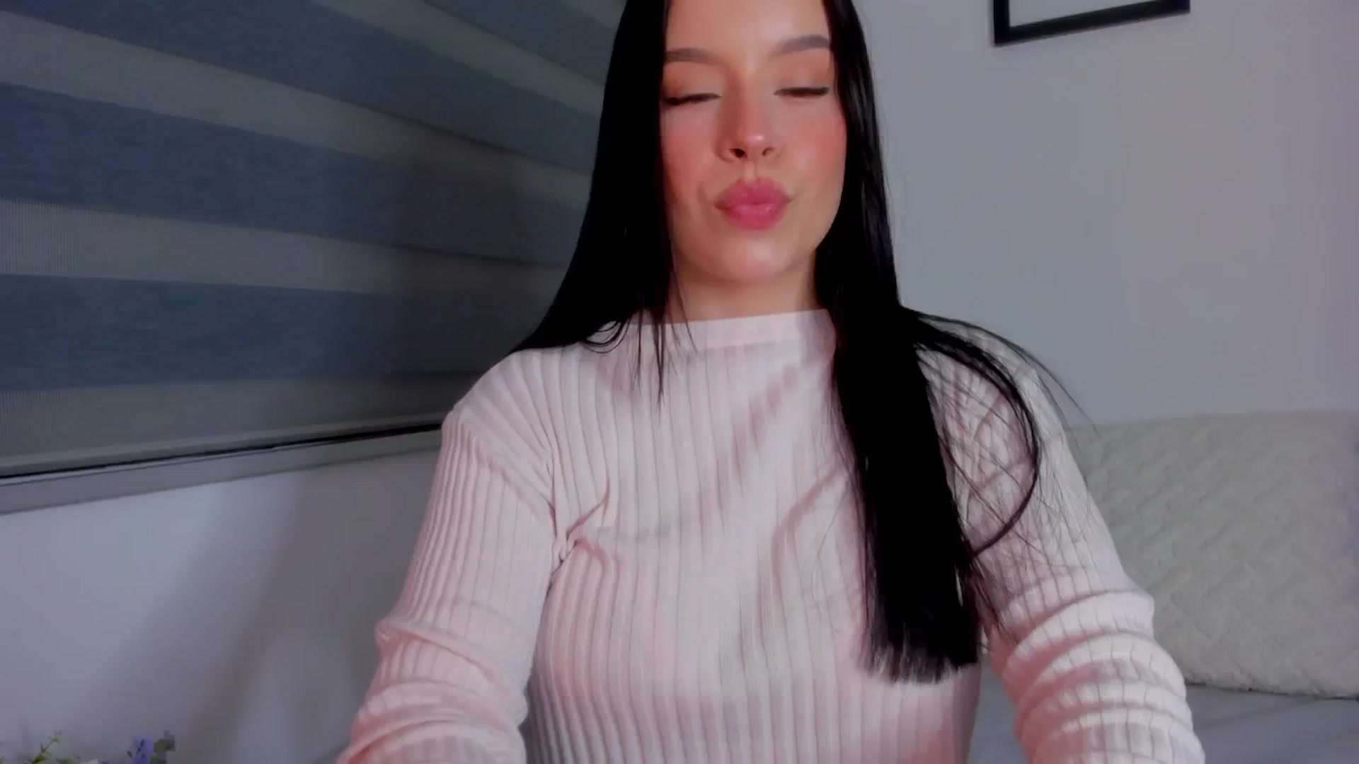 Gallery image thumbnail from Sexxygirl18x's myfreecams stream on, 06/24/2024, 01:02 image 9 of 20