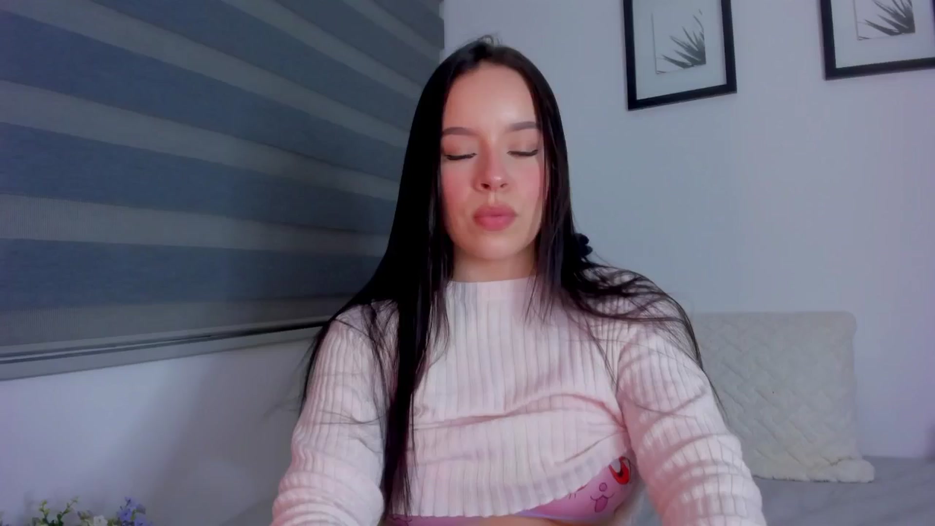 Gallery image thumbnail from Sexxygirl18x's myfreecams stream on, 06/30/2024, 23:43 image 19 of 20