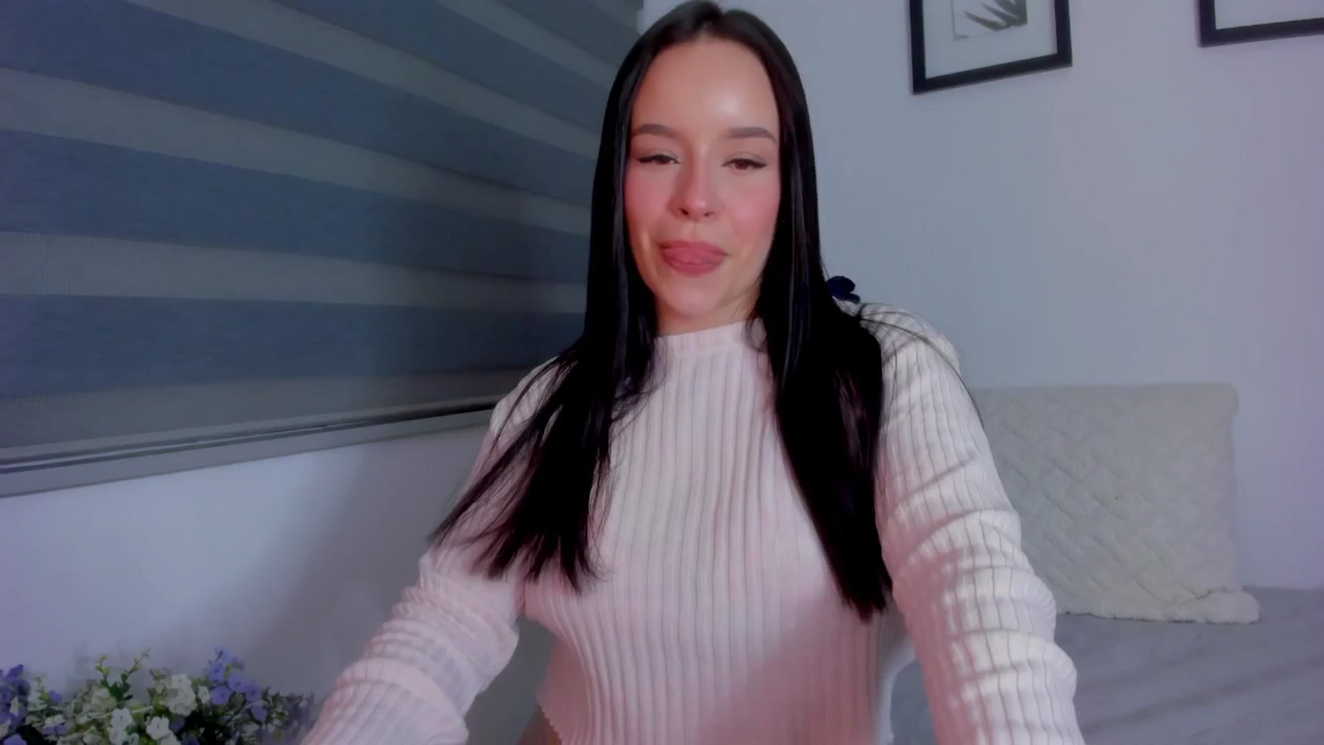 Gallery image thumbnail from Sexxygirl18x's myfreecams stream on, 06/30/2024, 23:43 image 14 of 20