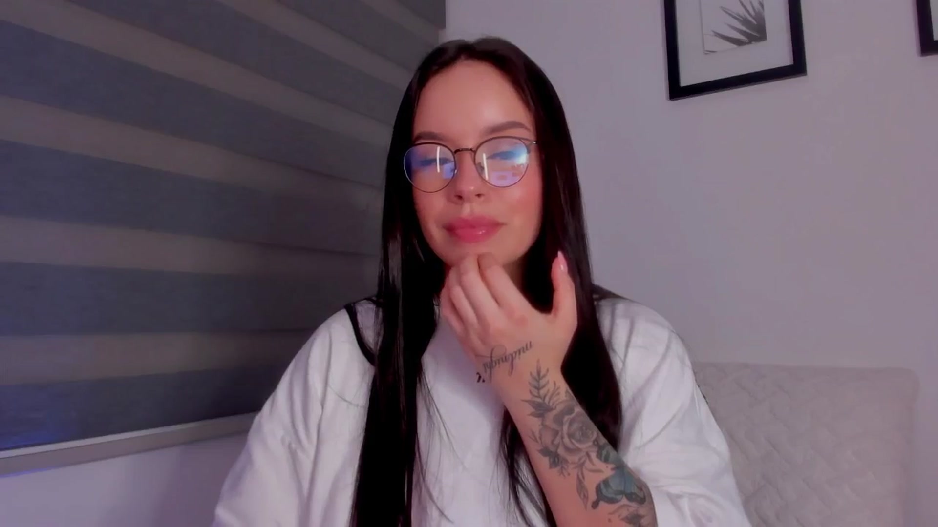Gallery image thumbnail from Sexxygirl18x's myfreecams stream on, 07/07/2024, 03:32 image 9 of 20