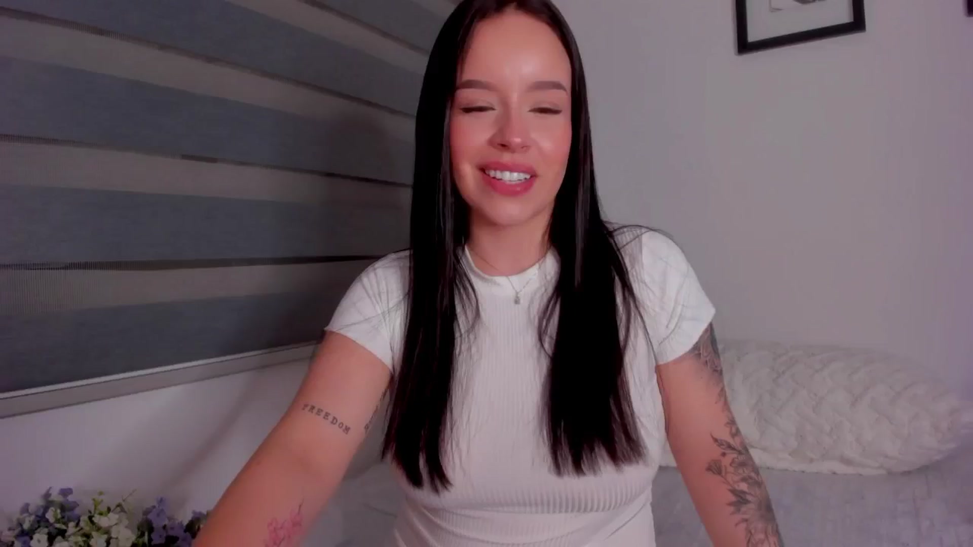Gallery image thumbnail from Sexxygirl18x's myfreecams stream on, 07/09/2024, 03:56 image 11 of 20