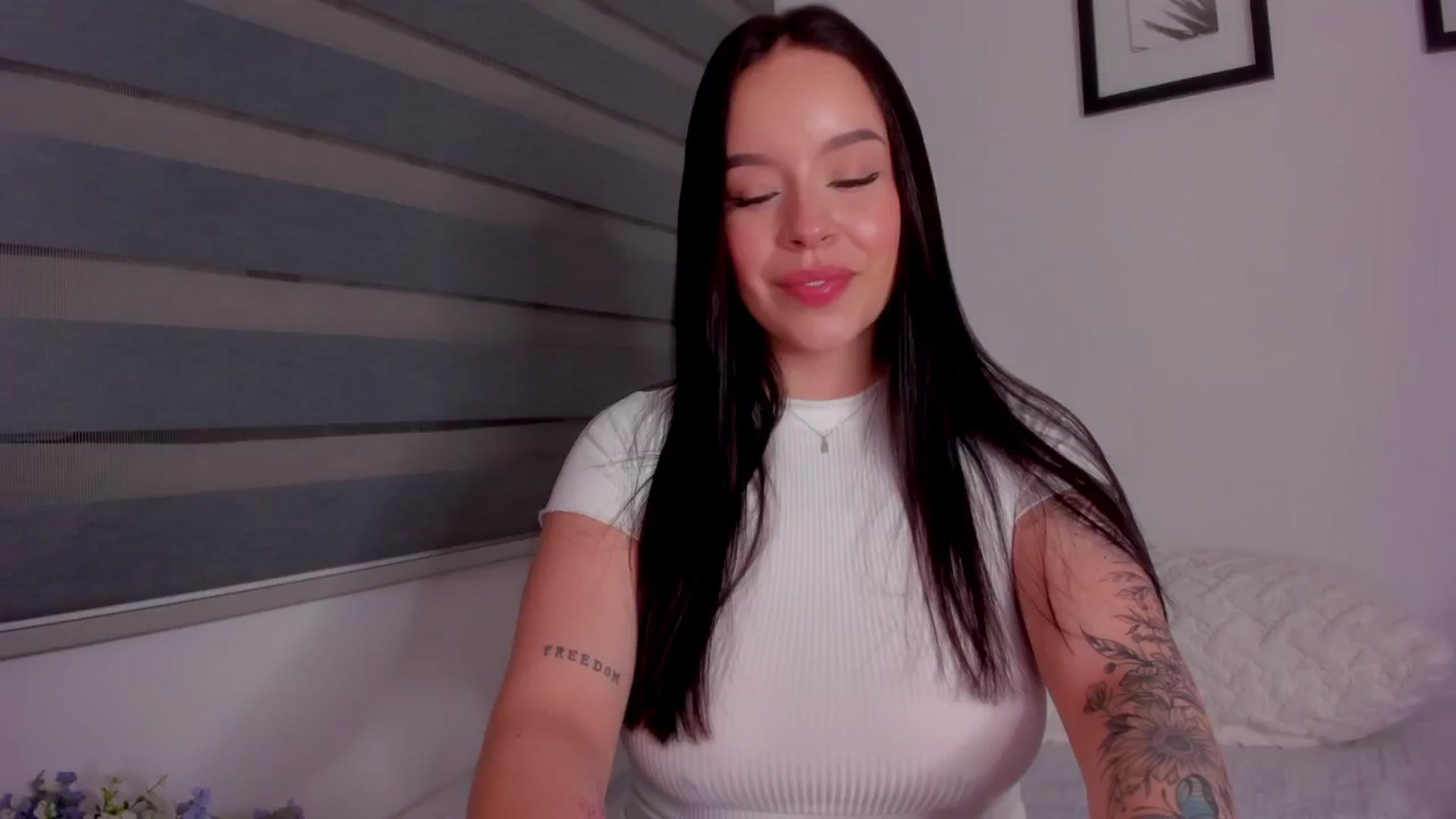 Gallery image thumbnail from Sexxygirl18x's myfreecams stream on, 07/09/2024, 03:56 image 2 of 20