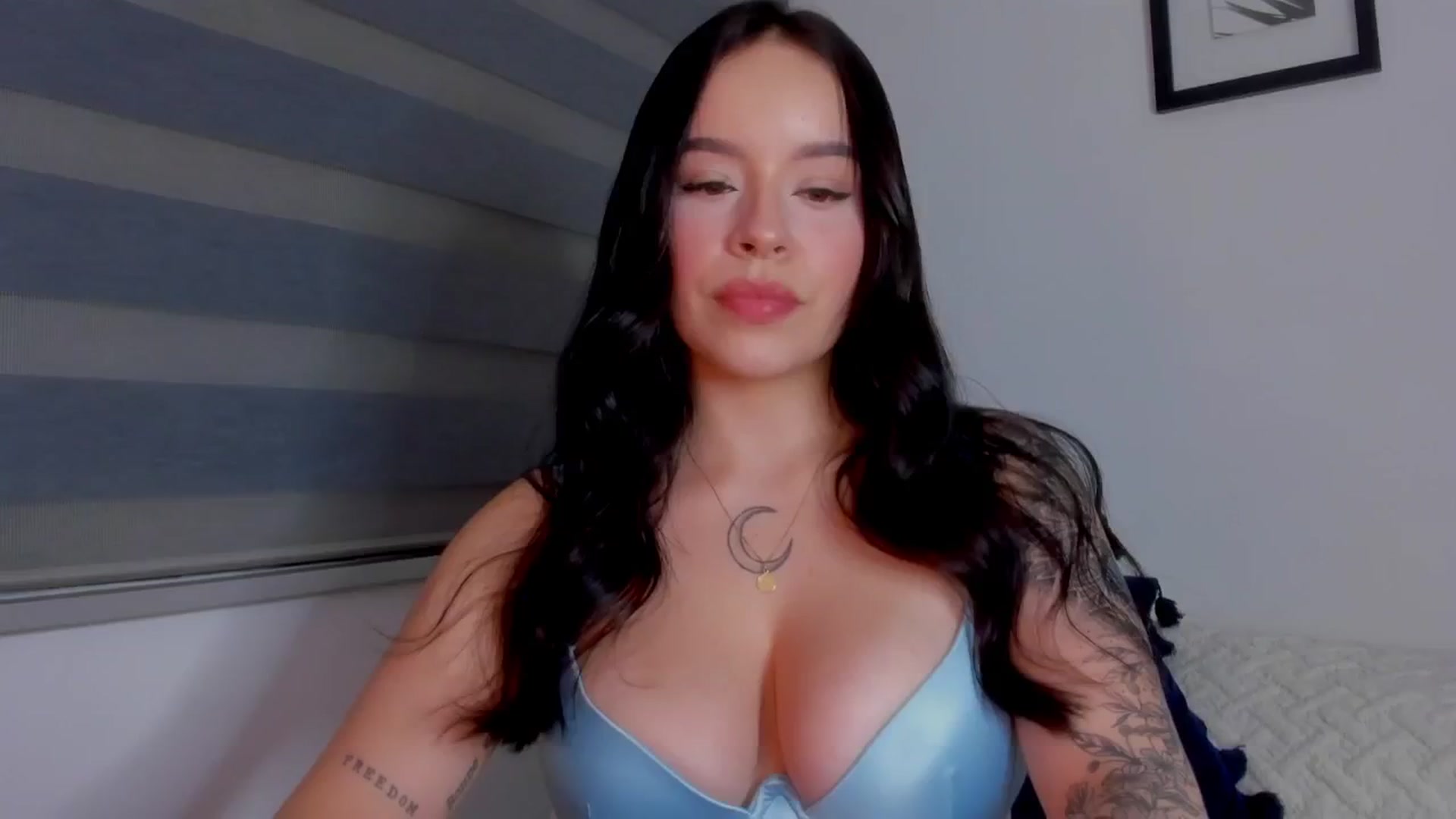 Gallery image thumbnail from Sexxygirl18x's myfreecams stream on, 07/18/2024, 01:16 image 10 of 20