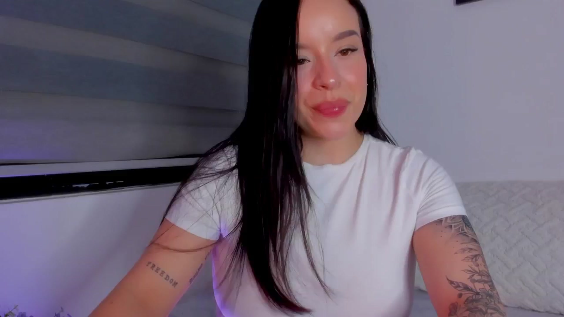 Gallery image thumbnail from Sexxygirl18x's myfreecams stream on, 07/26/2024, 04:28 image 19 of 20