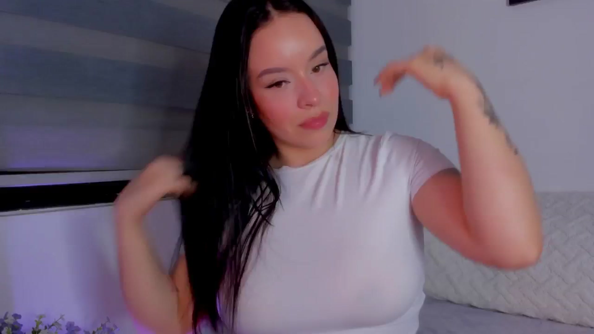Gallery image thumbnail from Sexxygirl18x's myfreecams stream on, 07/26/2024, 04:28 image 9 of 20