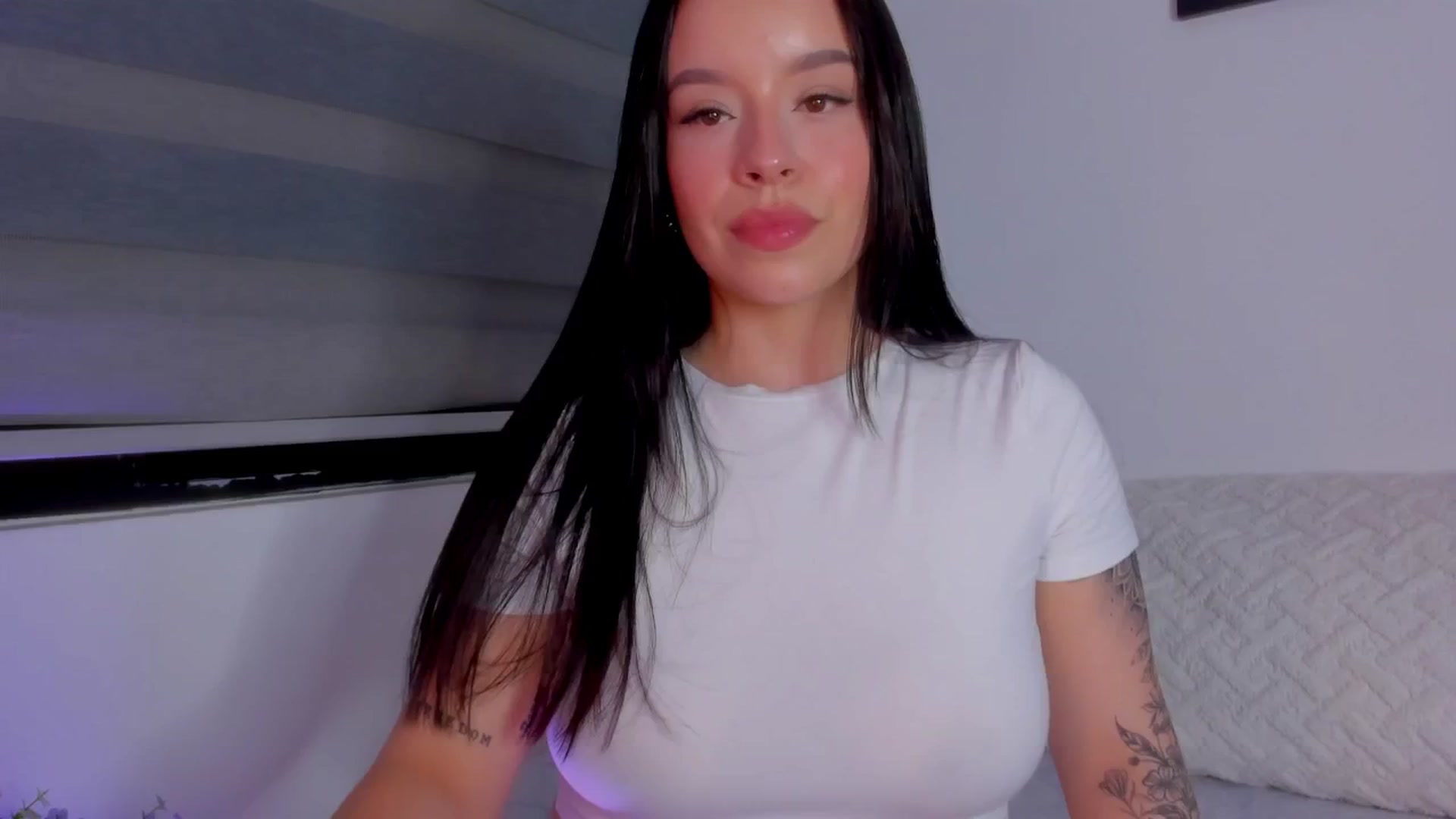 Gallery image thumbnail from Sexxygirl18x's myfreecams stream on, 07/26/2024, 04:28 image 13 of 20