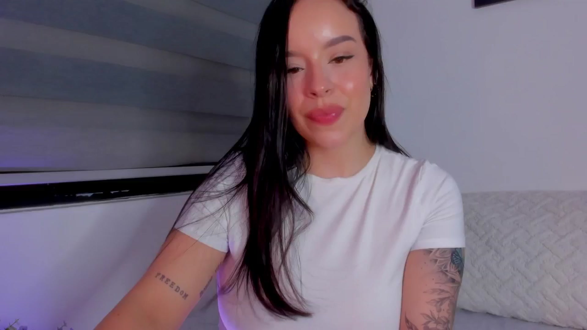 Gallery image thumbnail from Sexxygirl18x's myfreecams stream on, 07/26/2024, 04:28 image 20 of 20