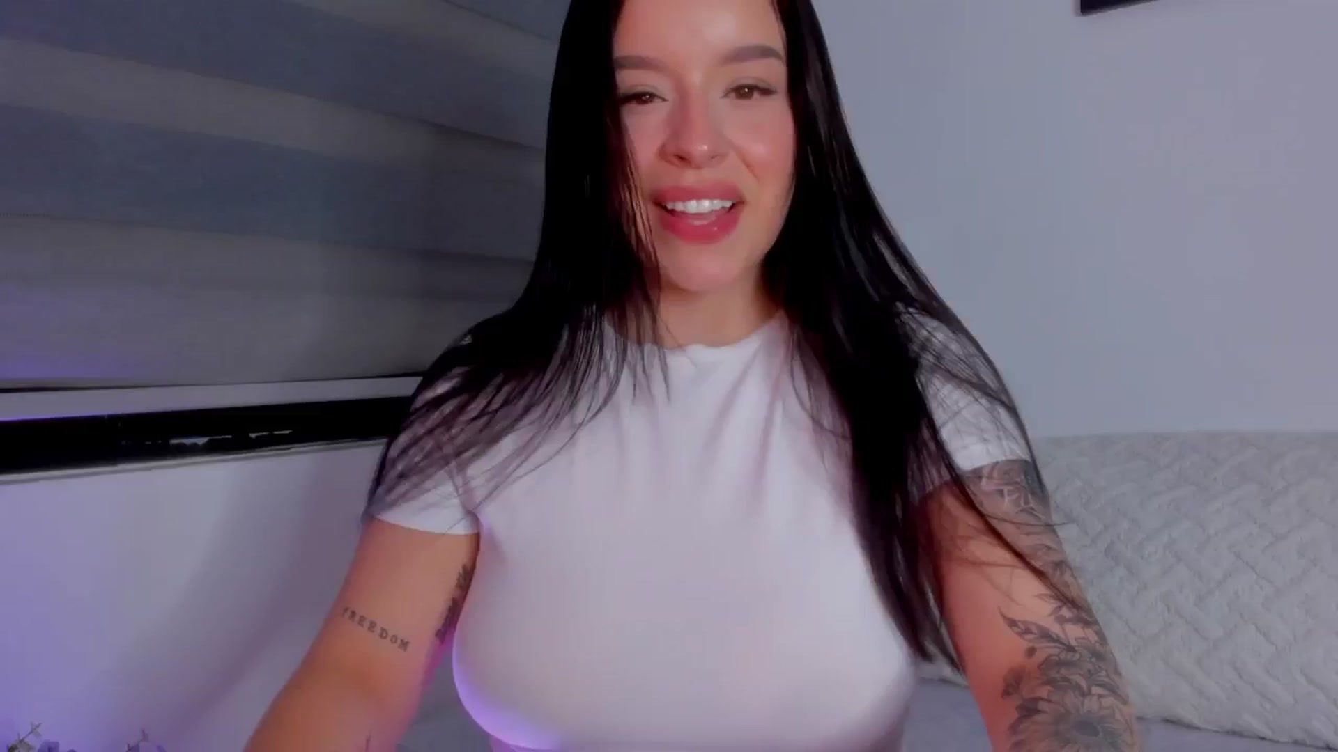 Gallery image thumbnail from Sexxygirl18x's myfreecams stream on, 07/26/2024, 04:28 image 12 of 20