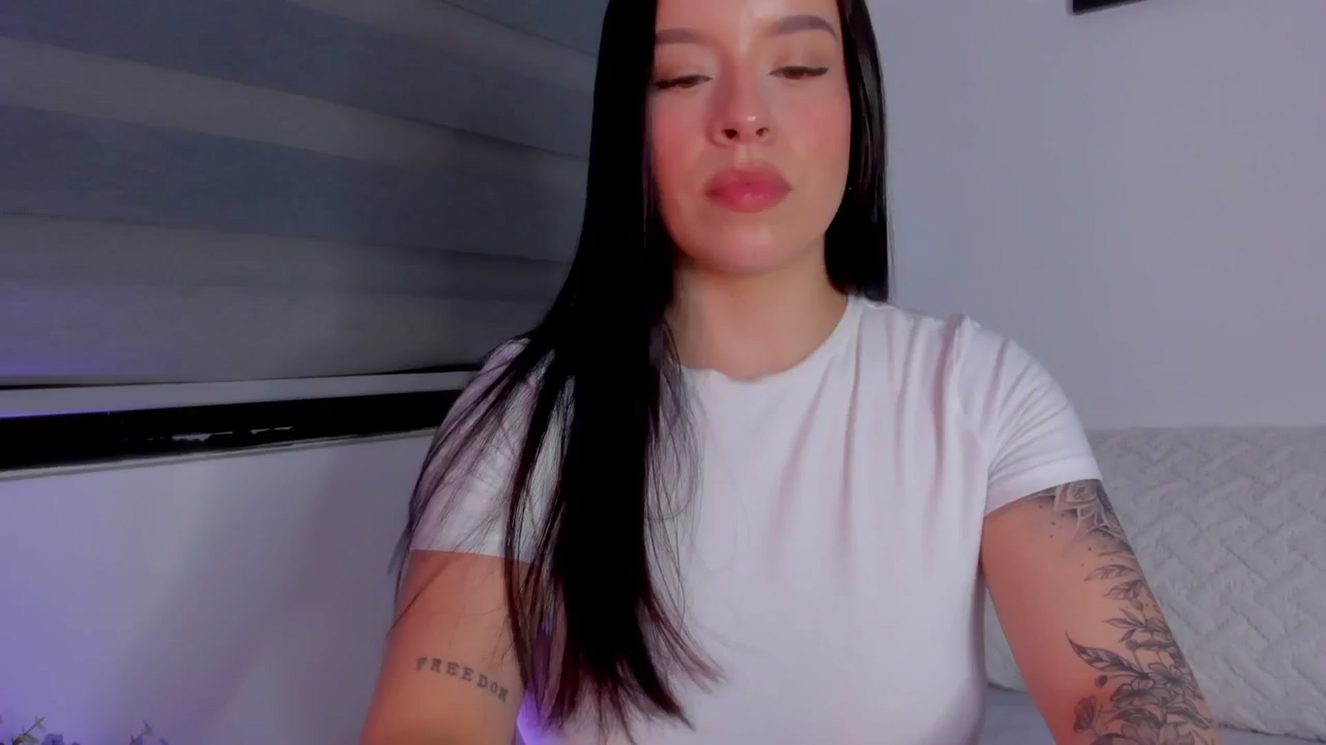 Gallery image thumbnail from Sexxygirl18x's myfreecams stream on, 07/26/2024, 04:28 image 14 of 20