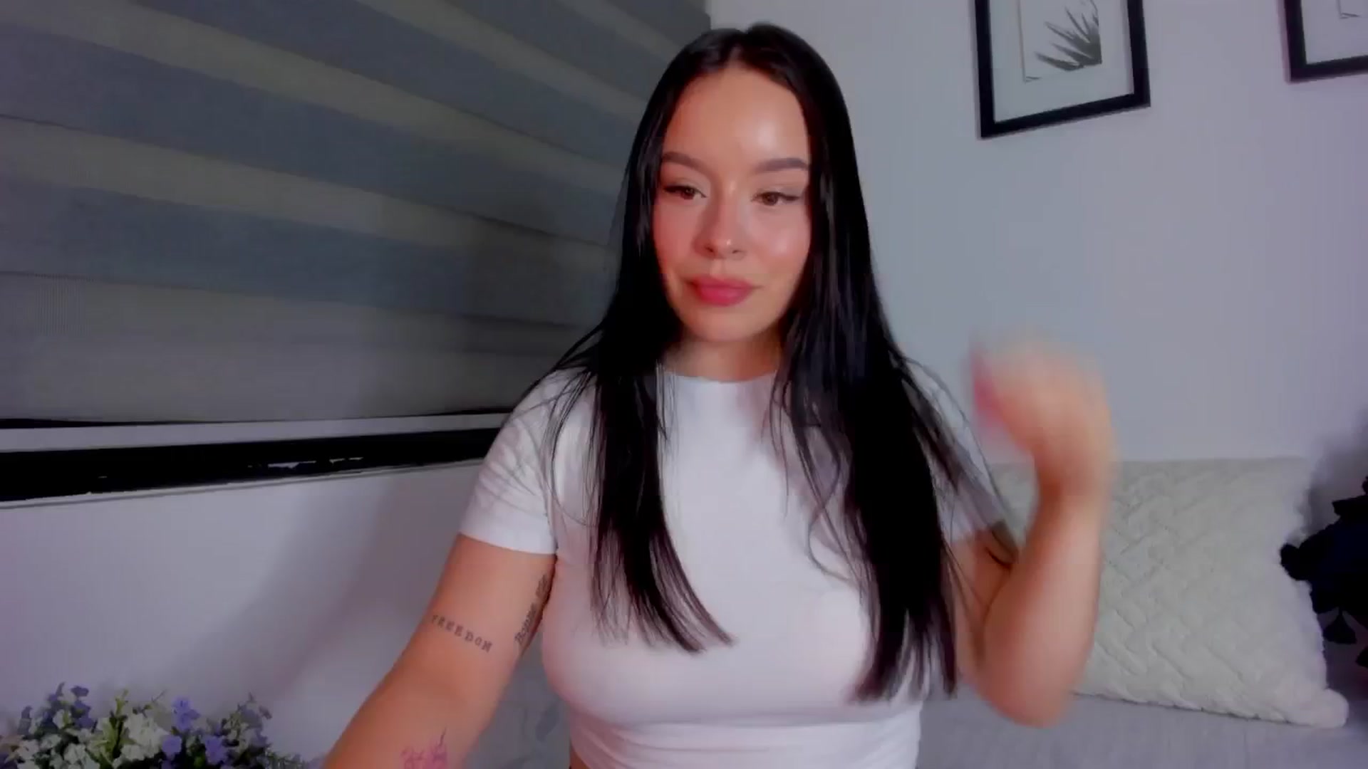 Gallery image thumbnail from Sexxygirl18x's myfreecams stream on, 07/26/2024, 04:28 image 1 of 20
