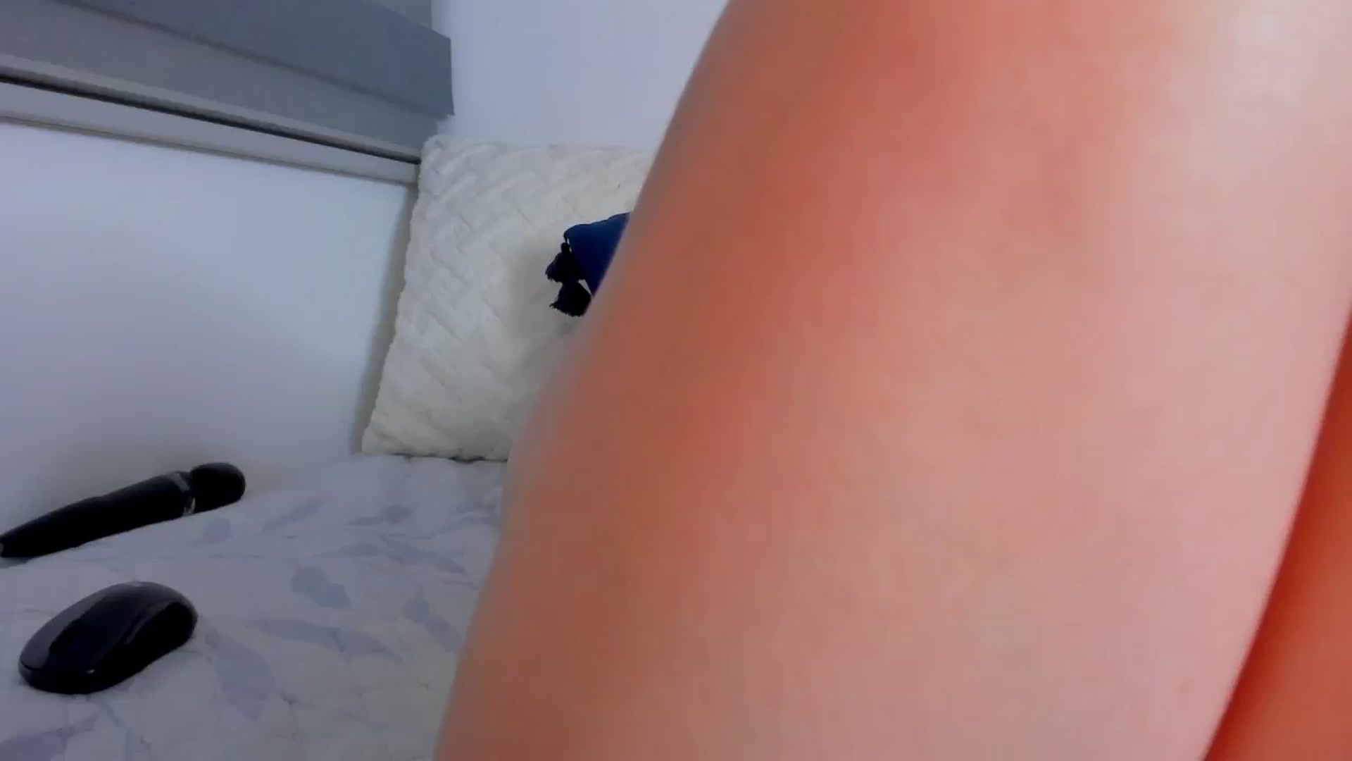 Gallery image thumbnail from Sexxygirl18x's myfreecams stream on, 07/28/2024, 01:34 image 9 of 20