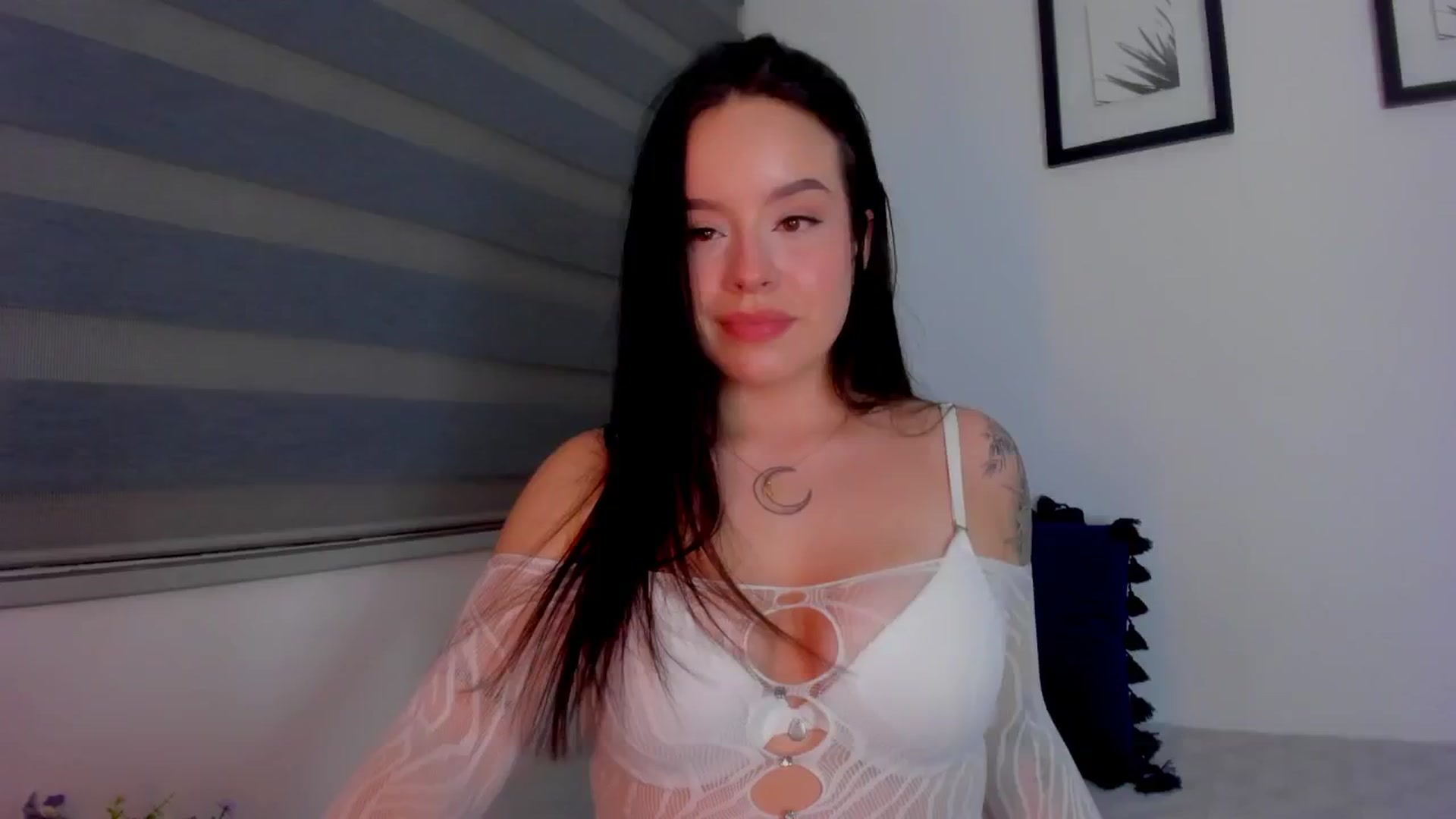 Gallery image thumbnail from Sexxygirl18x's myfreecams stream on, 07/31/2024, 23:56 image 6 of 20