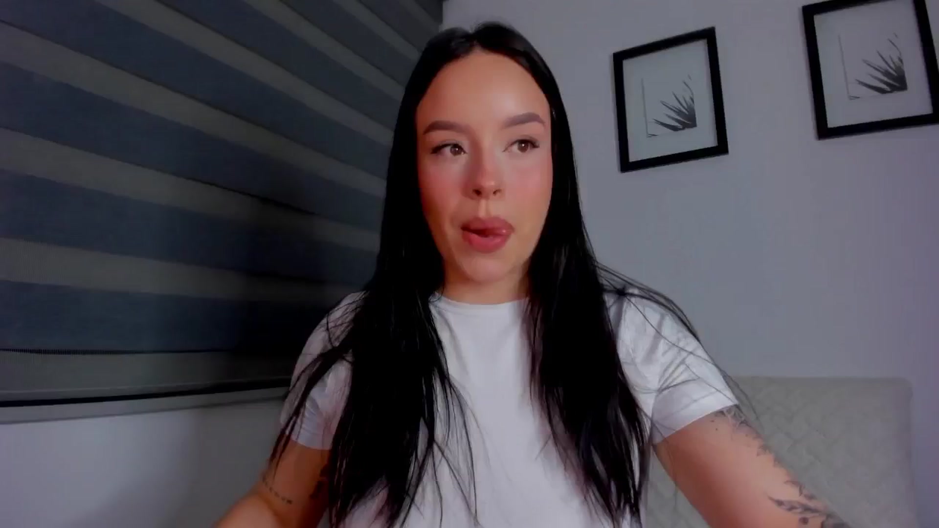 Gallery image thumbnail from Sexxygirl18x's myfreecams stream on, 08/08/2024, 24:02 image 2 of 20