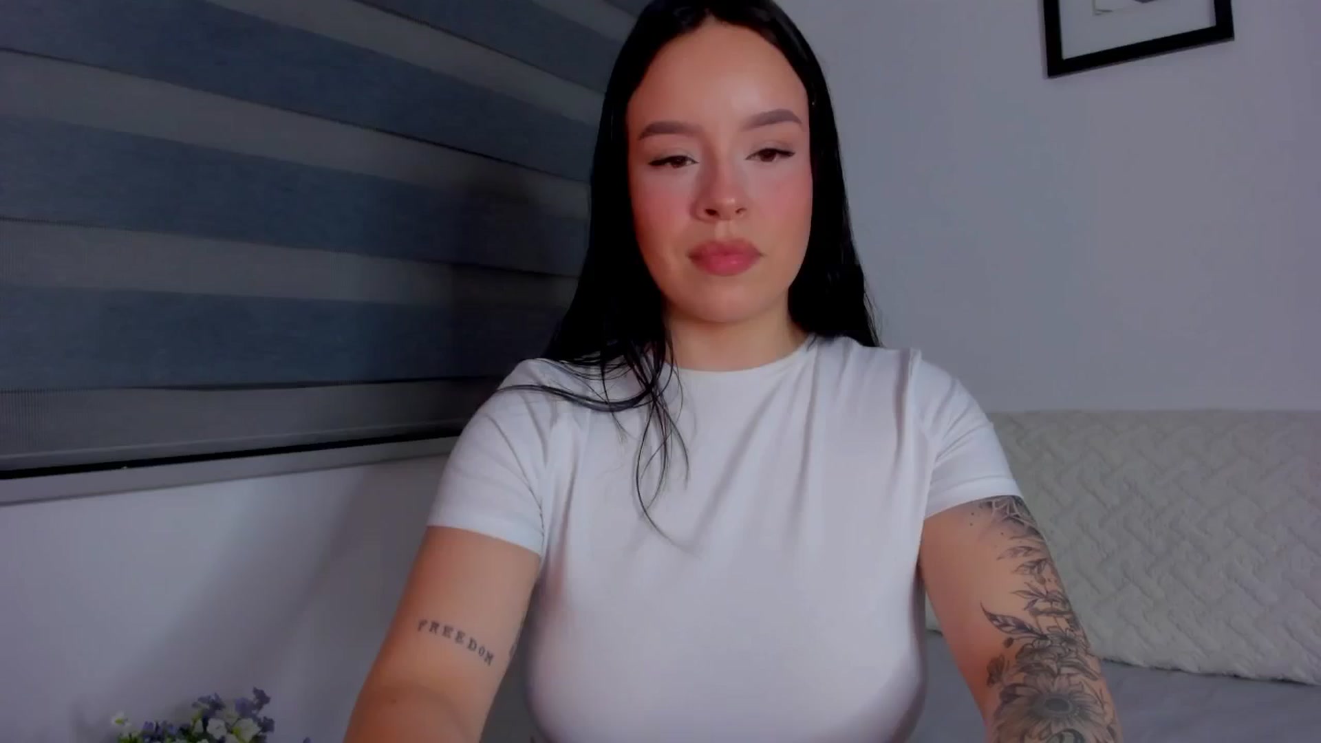 Gallery image thumbnail from Sexxygirl18x's myfreecams stream on, 08/08/2024, 24:44 image 6 of 20