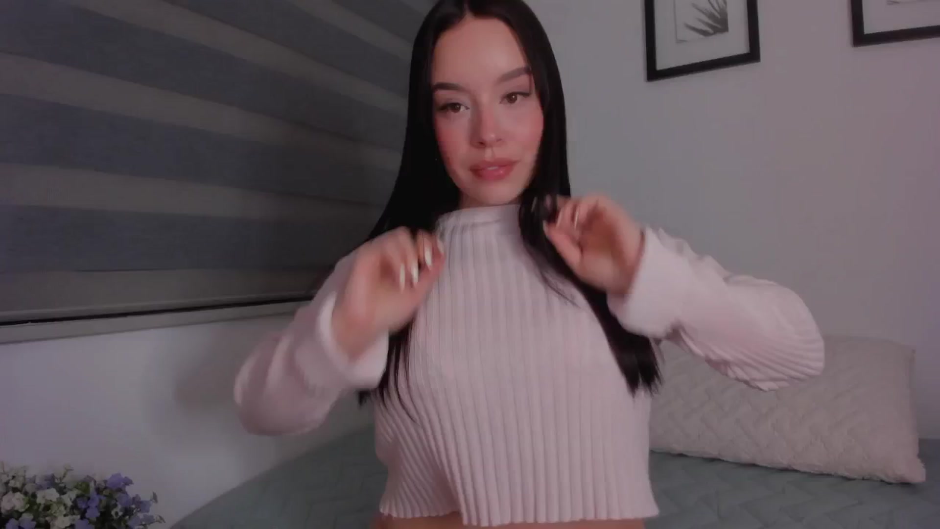 Gallery image thumbnail from Sexxygirl18x's myfreecams stream on, 08/18/2024, 23:30 image 16 of 20