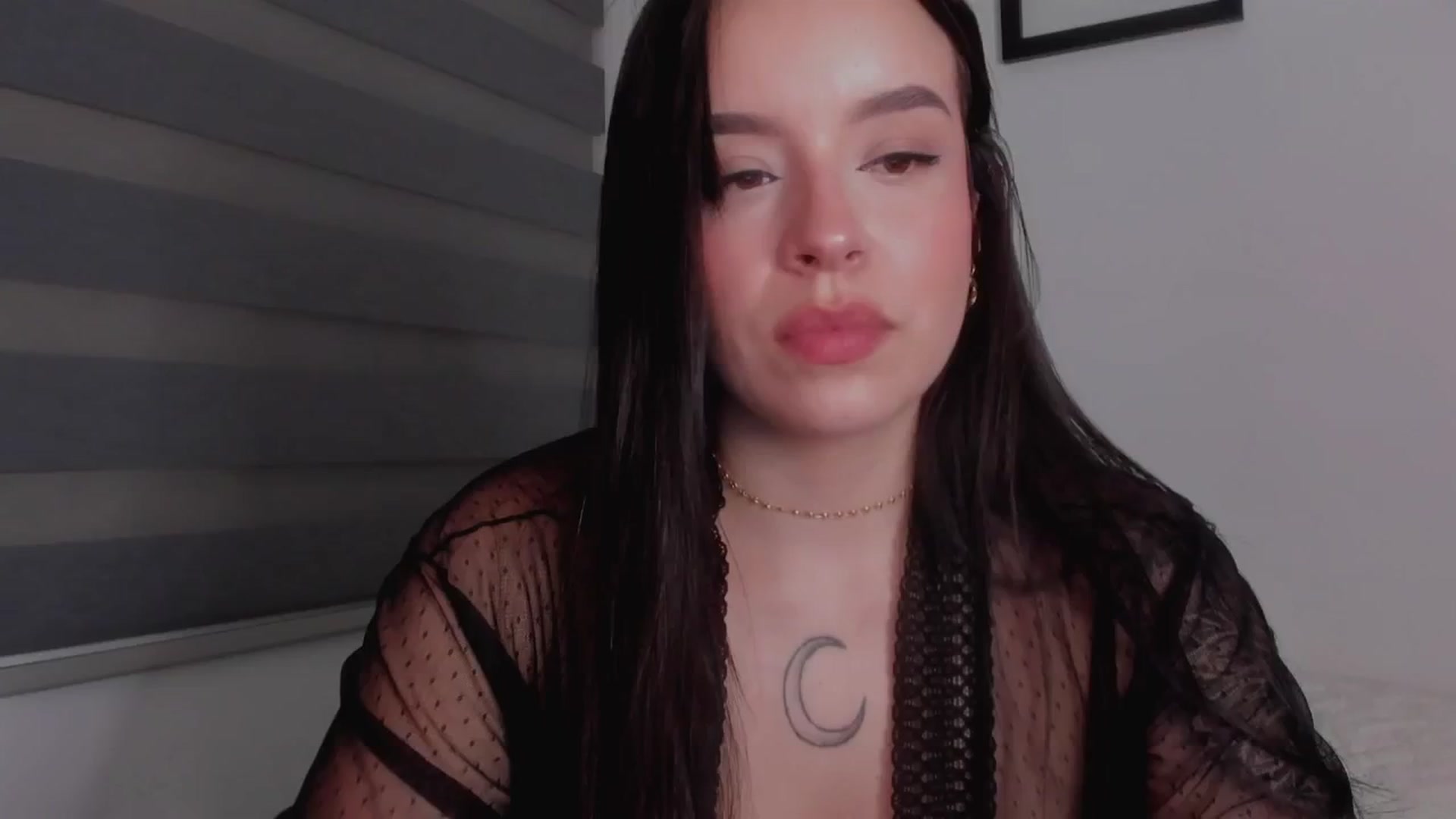 Gallery image thumbnail from Sexxygirl18x's myfreecams stream on, 08/19/2024, 02:00 image 19 of 20