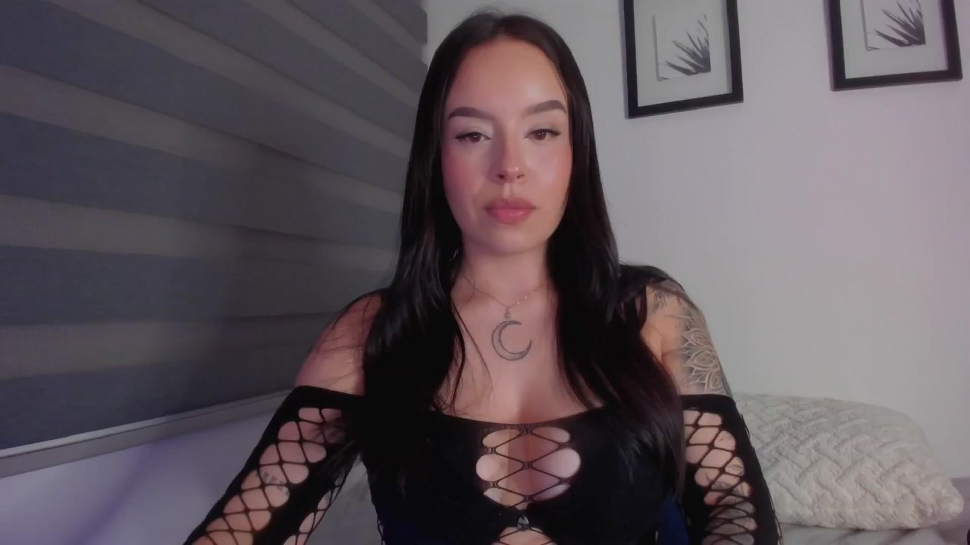Gallery image thumbnail from Sexxygirl18x's myfreecams stream on, 08/26/2024, 02:03 image 9 of 20