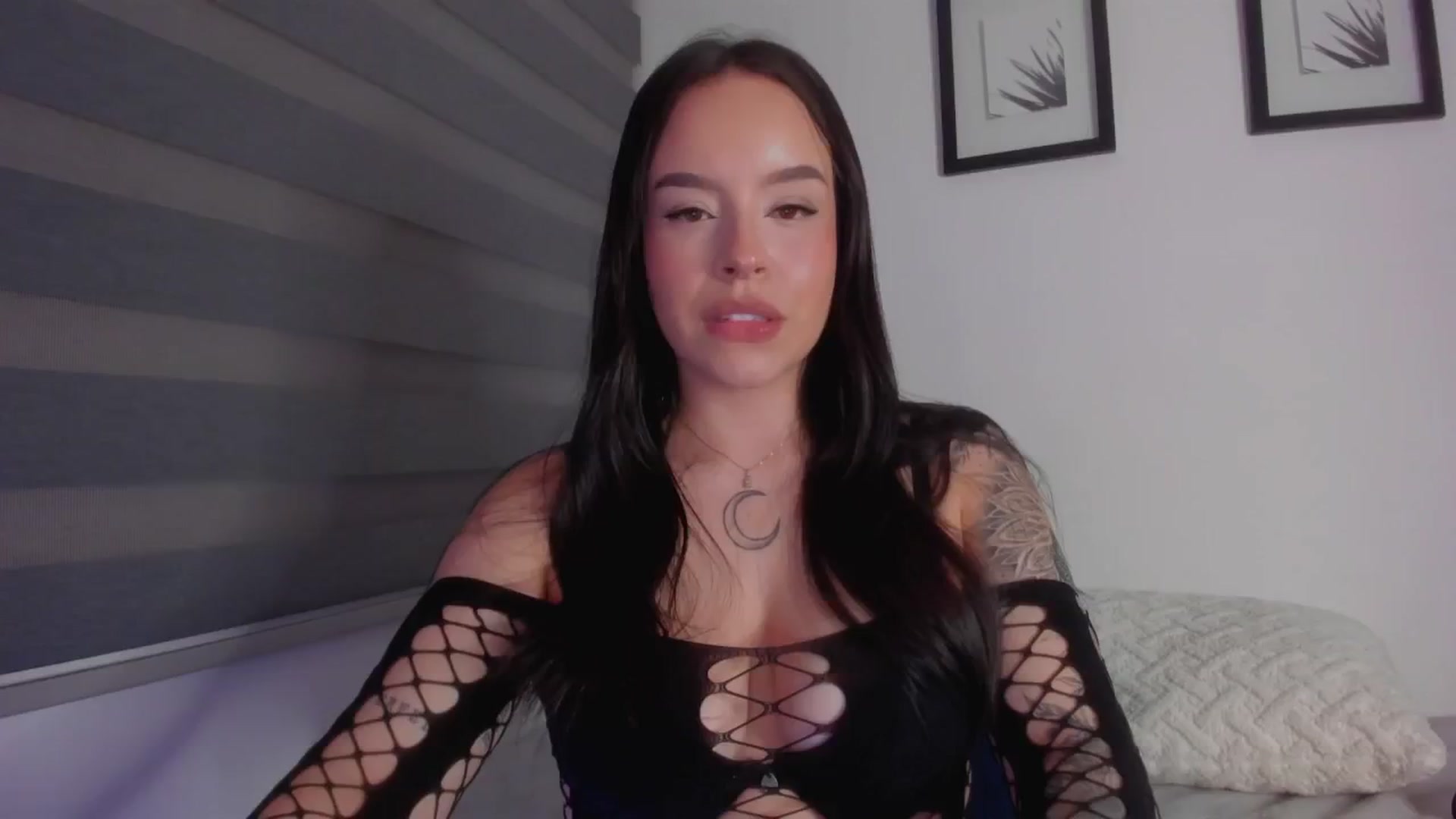Gallery image thumbnail from Sexxygirl18x's myfreecams stream on, 08/26/2024, 02:03 image 12 of 20