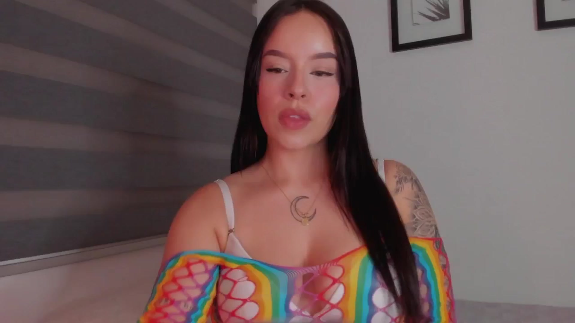 Gallery image thumbnail from Sexxygirl18x's myfreecams stream on, 08/30/2024, 23:56 image 12 of 20