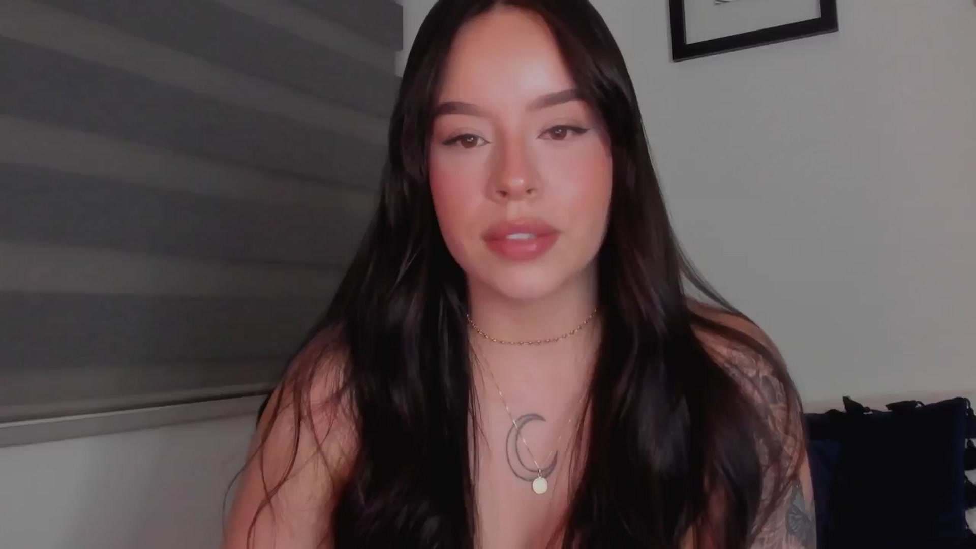 Gallery image thumbnail from Sexxygirl18x's myfreecams stream on, 09/02/2024, 01:20 image 14 of 20