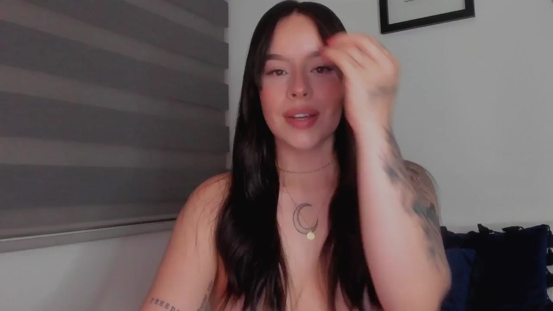 Gallery image thumbnail from Sexxygirl18x's myfreecams stream on, 09/02/2024, 01:20 image 17 of 20