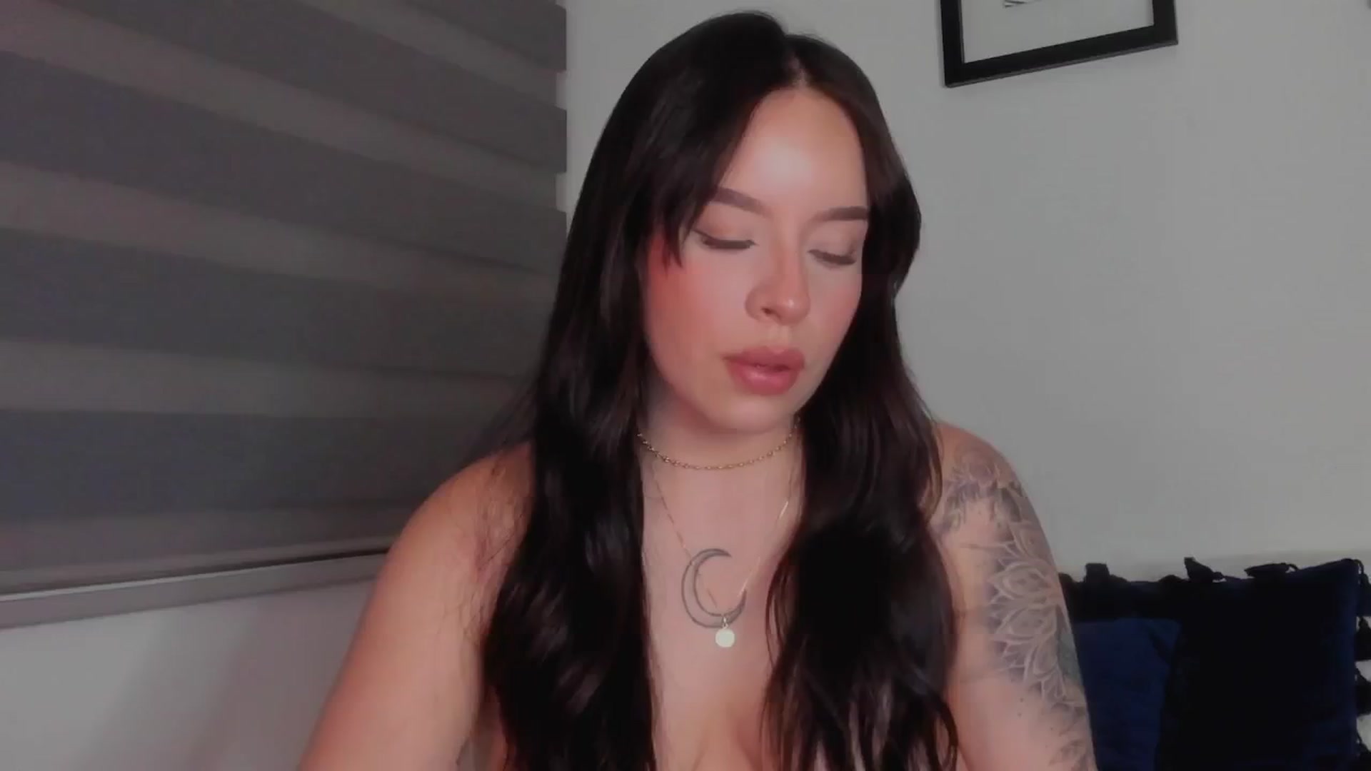 Gallery image thumbnail from Sexxygirl18x's myfreecams stream on, 09/02/2024, 01:20 image 15 of 20