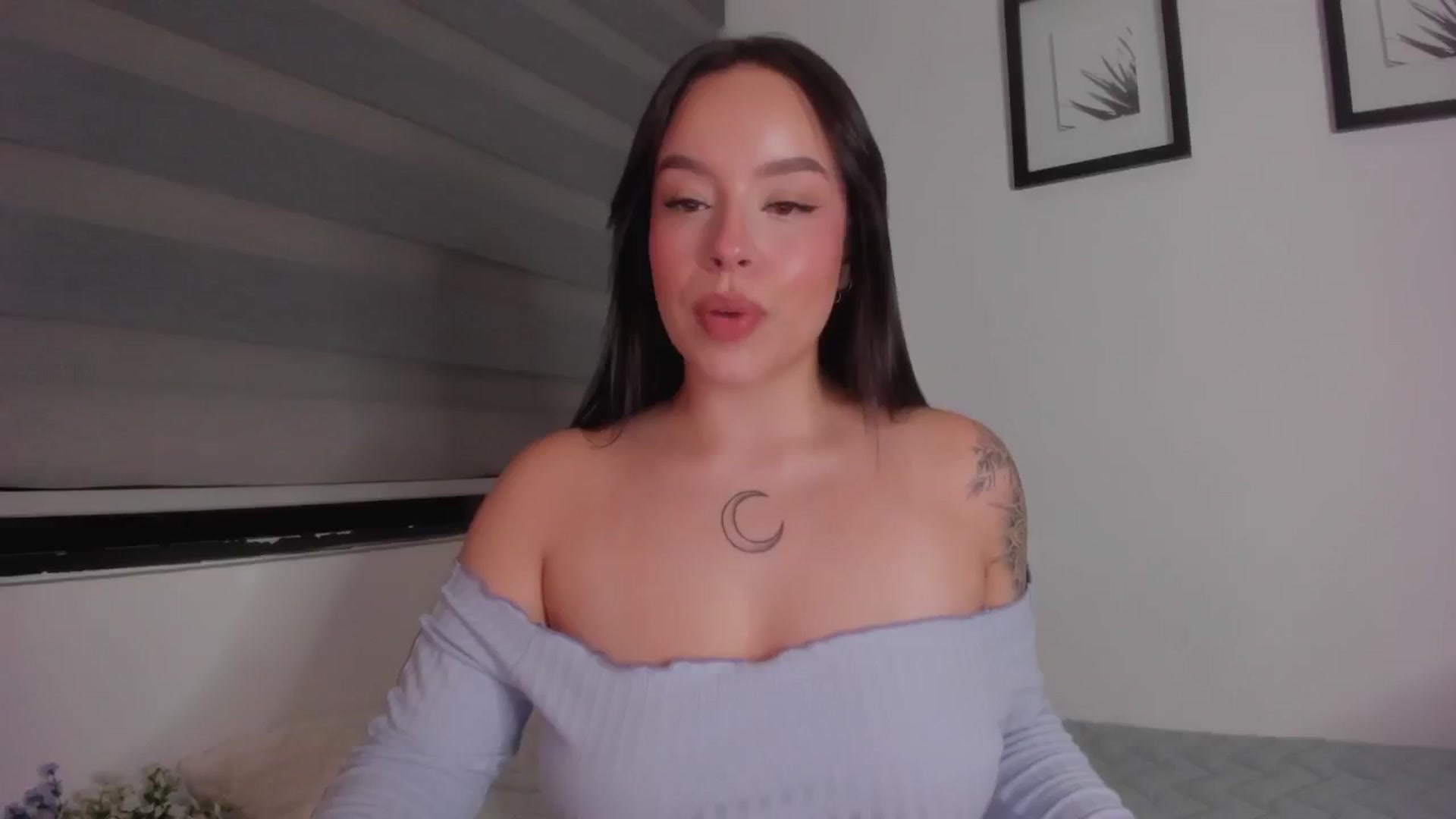 Gallery image thumbnail from Sexxygirl18x's myfreecams stream on, 09/10/2024, 24:01 image 3 of 20
