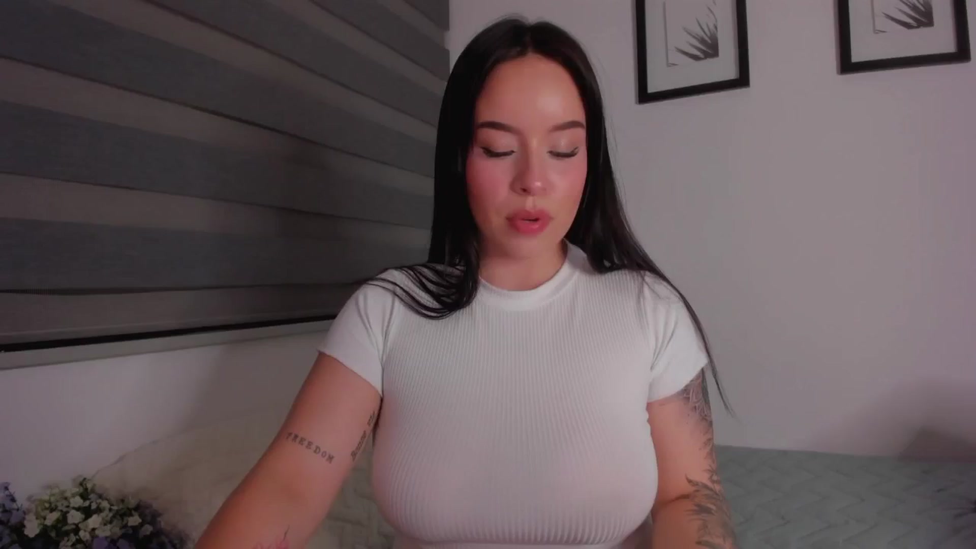 Gallery image thumbnail from Sexxygirl18x's myfreecams stream on, 09/11/2024, 01:03 image 1 of 20