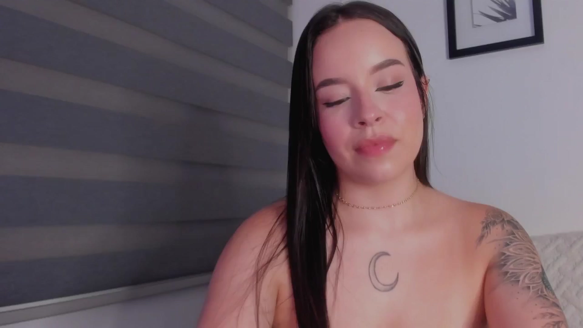 Gallery image thumbnail from Sexxygirl18x's myfreecams stream on, 09/12/2024, 24:01 image 19 of 20