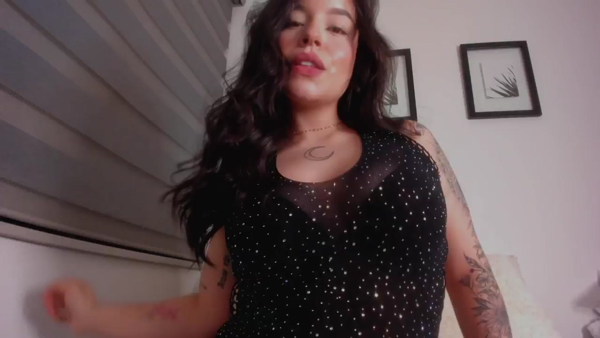 Gallery image thumbnail from Sexxygirl18x's myfreecams stream on, 09/18/2024, 24:23 image 18 of 20