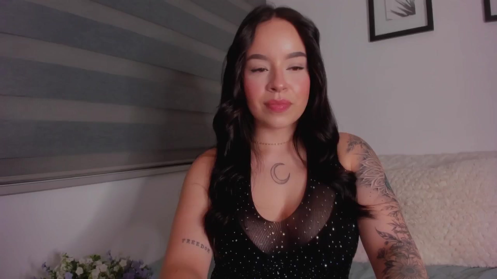 Gallery image thumbnail from Sexxygirl18x's myfreecams stream on, 09/18/2024, 24:23 image 3 of 20