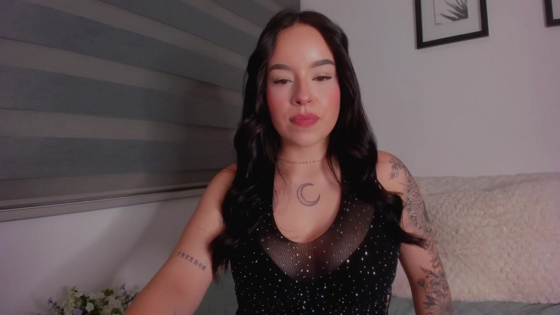 Gallery image thumbnail from Sexxygirl18x's myfreecams stream on, 09/18/2024, 24:23 image 4 of 20