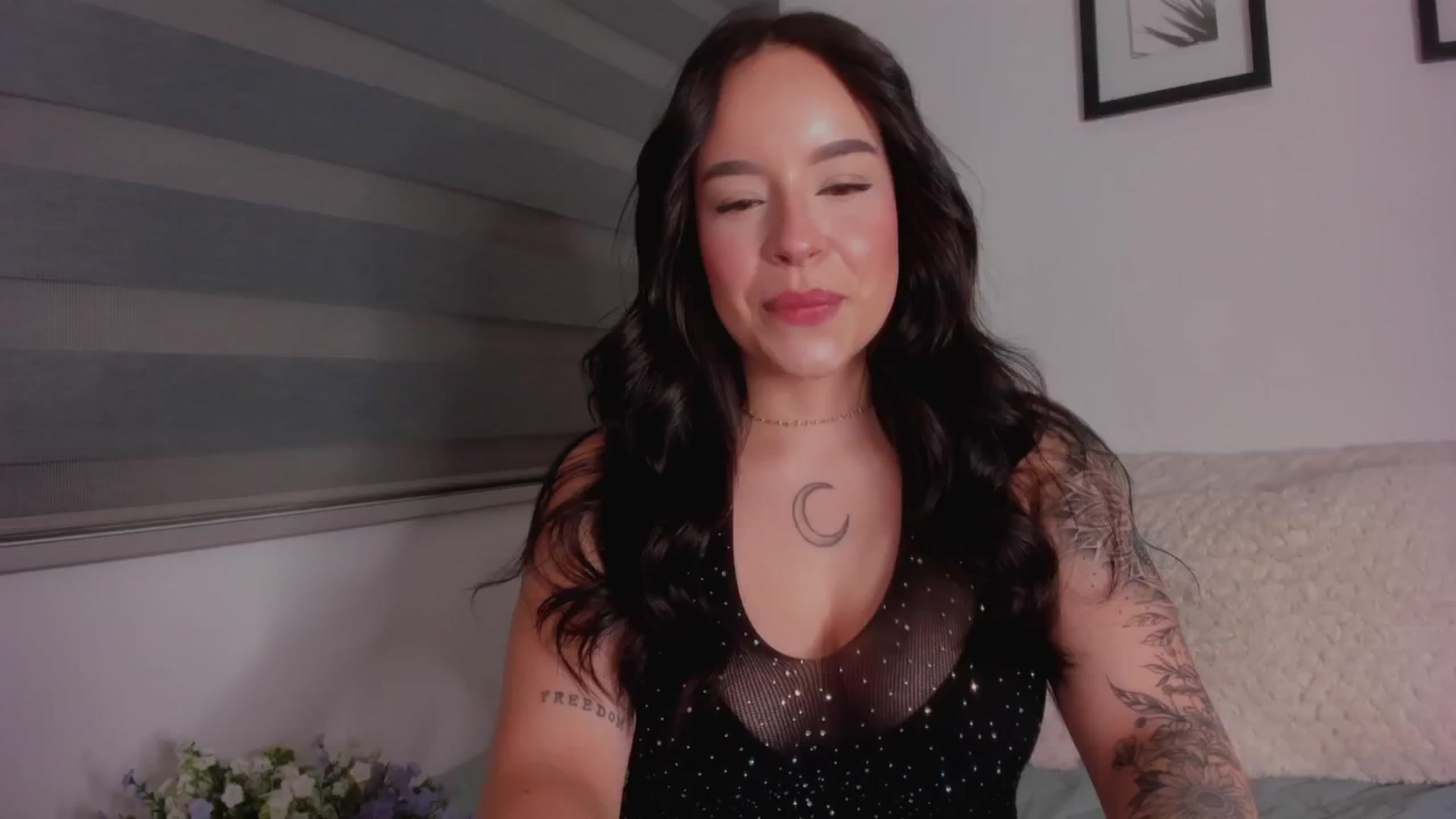 Gallery image thumbnail from Sexxygirl18x's myfreecams stream on, 09/18/2024, 24:23 image 1 of 20