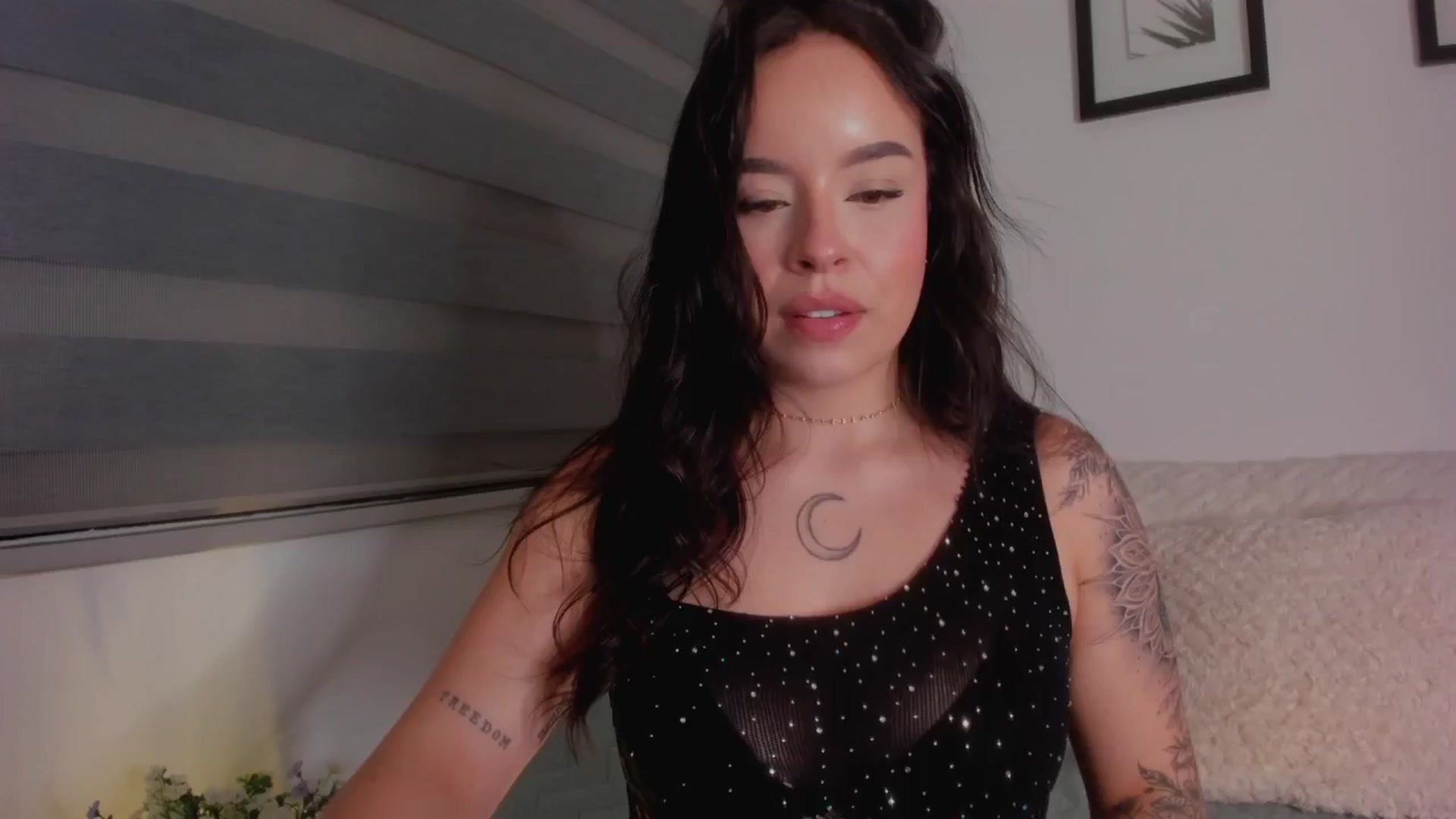 Gallery image thumbnail from Sexxygirl18x's myfreecams stream on, 09/18/2024, 05:00 image 5 of 20