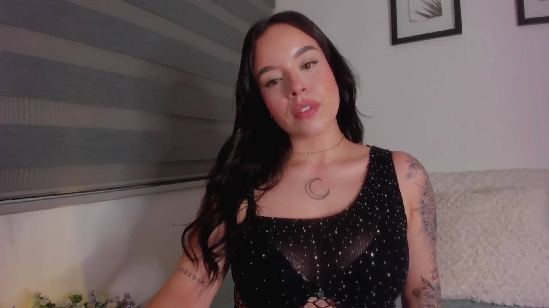 Gallery image thumbnail from Sexxygirl18x's myfreecams stream on, 09/18/2024, 05:00 image 19 of 20