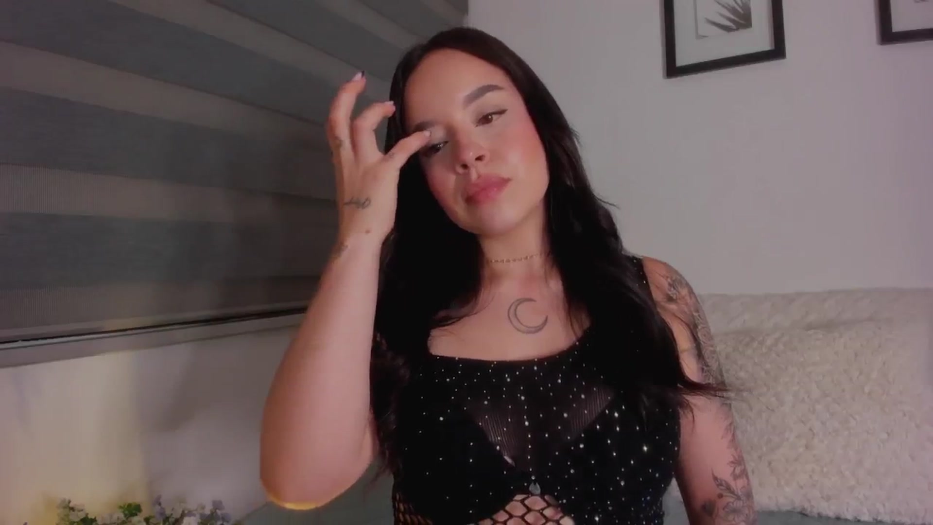 Gallery image thumbnail from Sexxygirl18x's myfreecams stream on, 09/18/2024, 05:00 image 17 of 20