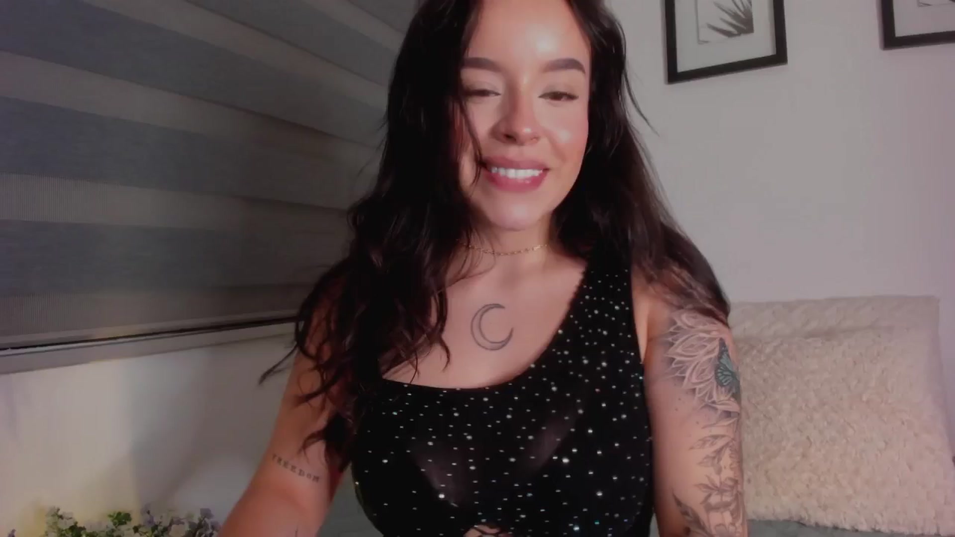 Gallery image thumbnail from Sexxygirl18x's myfreecams stream on, 09/18/2024, 05:00 image 1 of 20