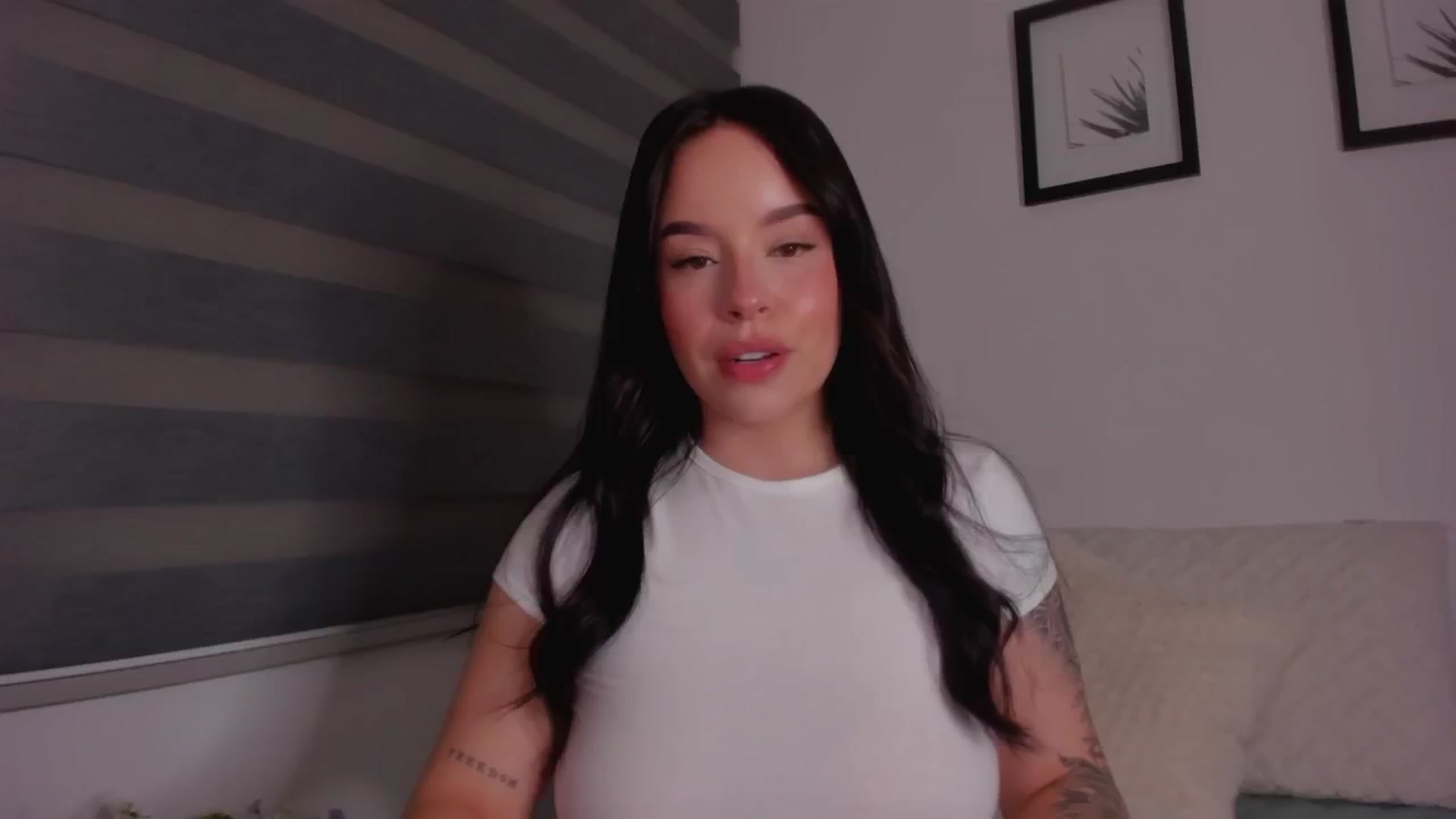 Gallery image thumbnail from Sexxygirl18x's myfreecams stream on, 09/18/2024, 23:17 image 1 of 20