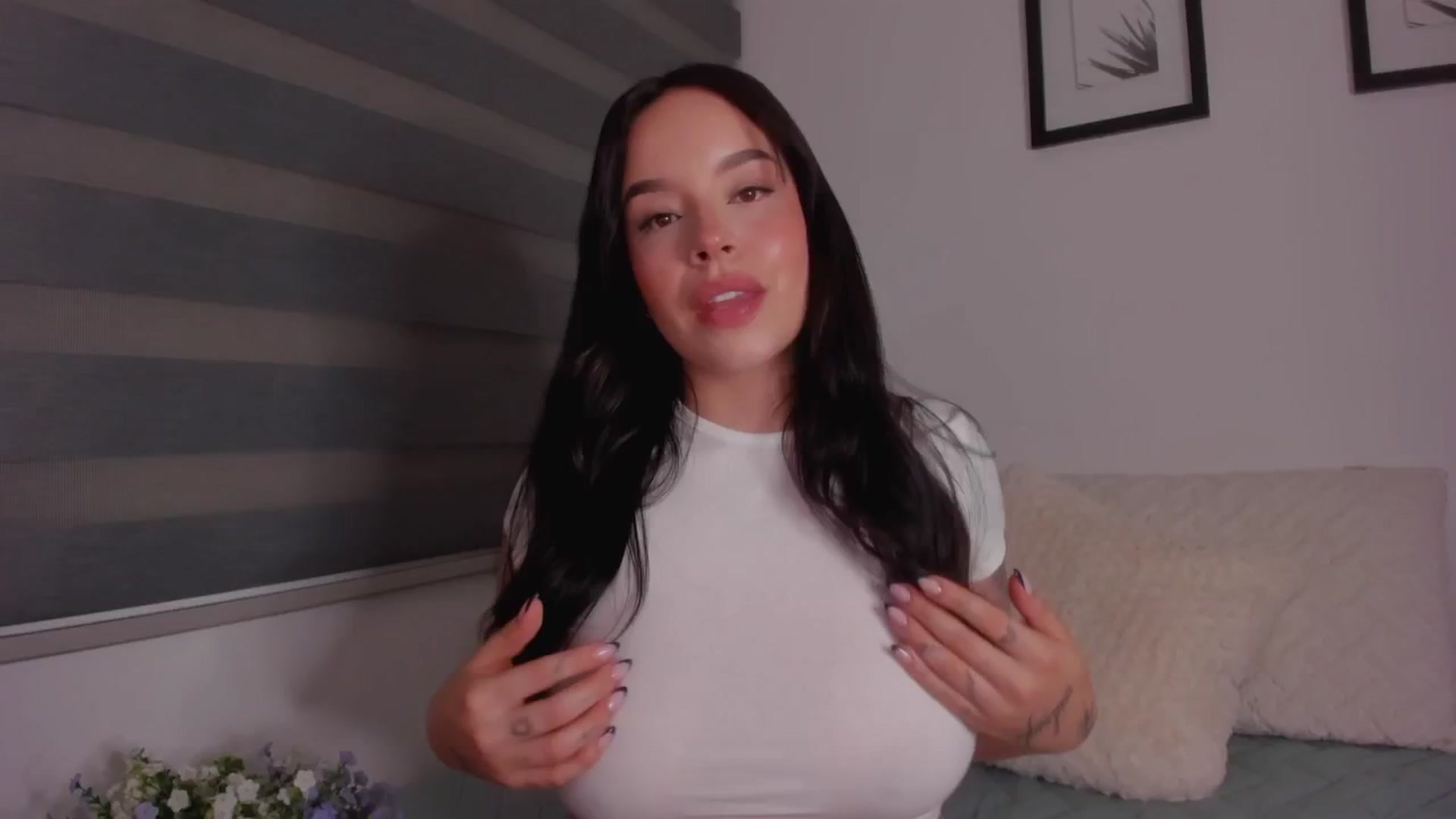 Gallery image thumbnail from Sexxygirl18x's myfreecams stream on, 09/18/2024, 23:17 image 13 of 20